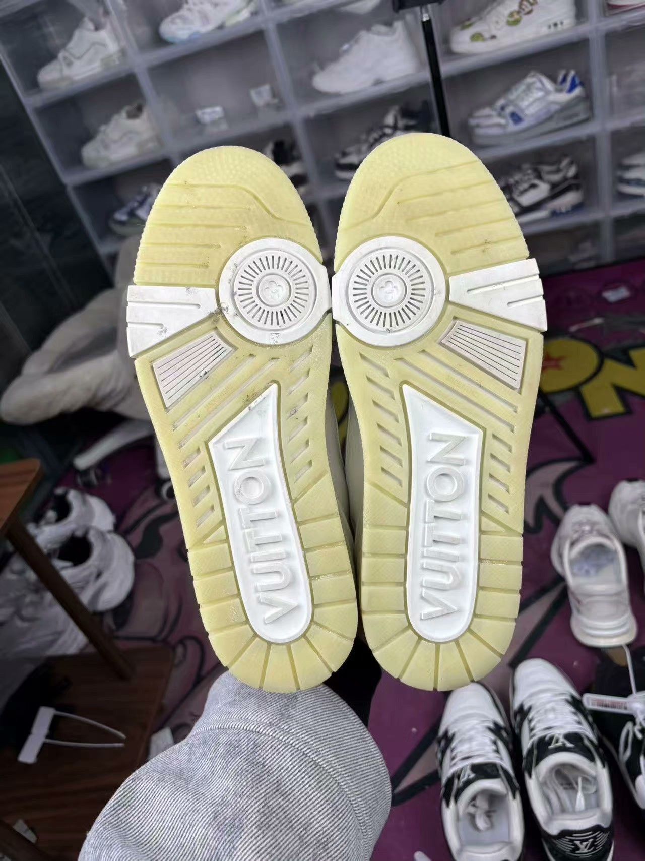 Louis Vuitton Louis Vuitton Training White Lowtop Sneakers 9 Men Size US 9 / EU 42 - 3 Thumbnail