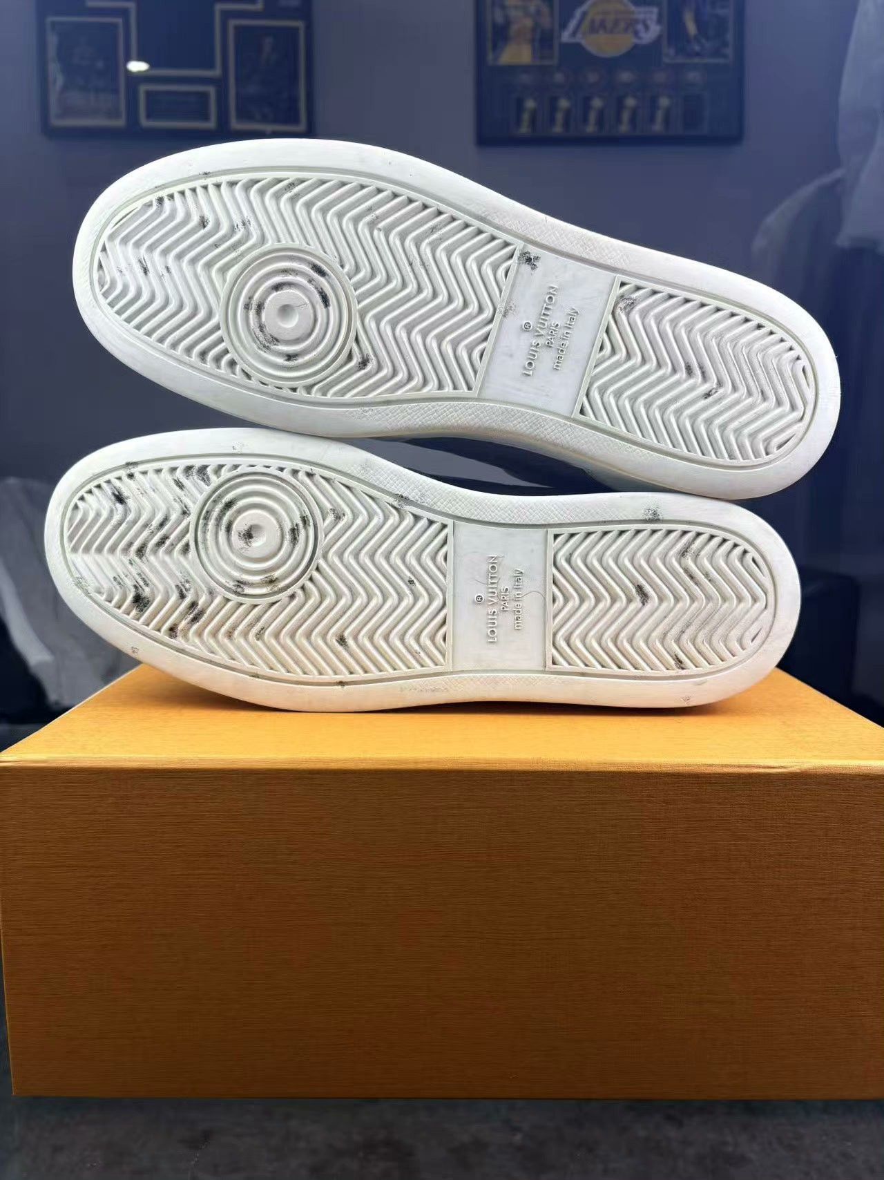 Louis Vuitton Louis Vuitton Laser White Lowtop Sneakers 9 Men Size US 9 / EU 42 - 4 Thumbnail