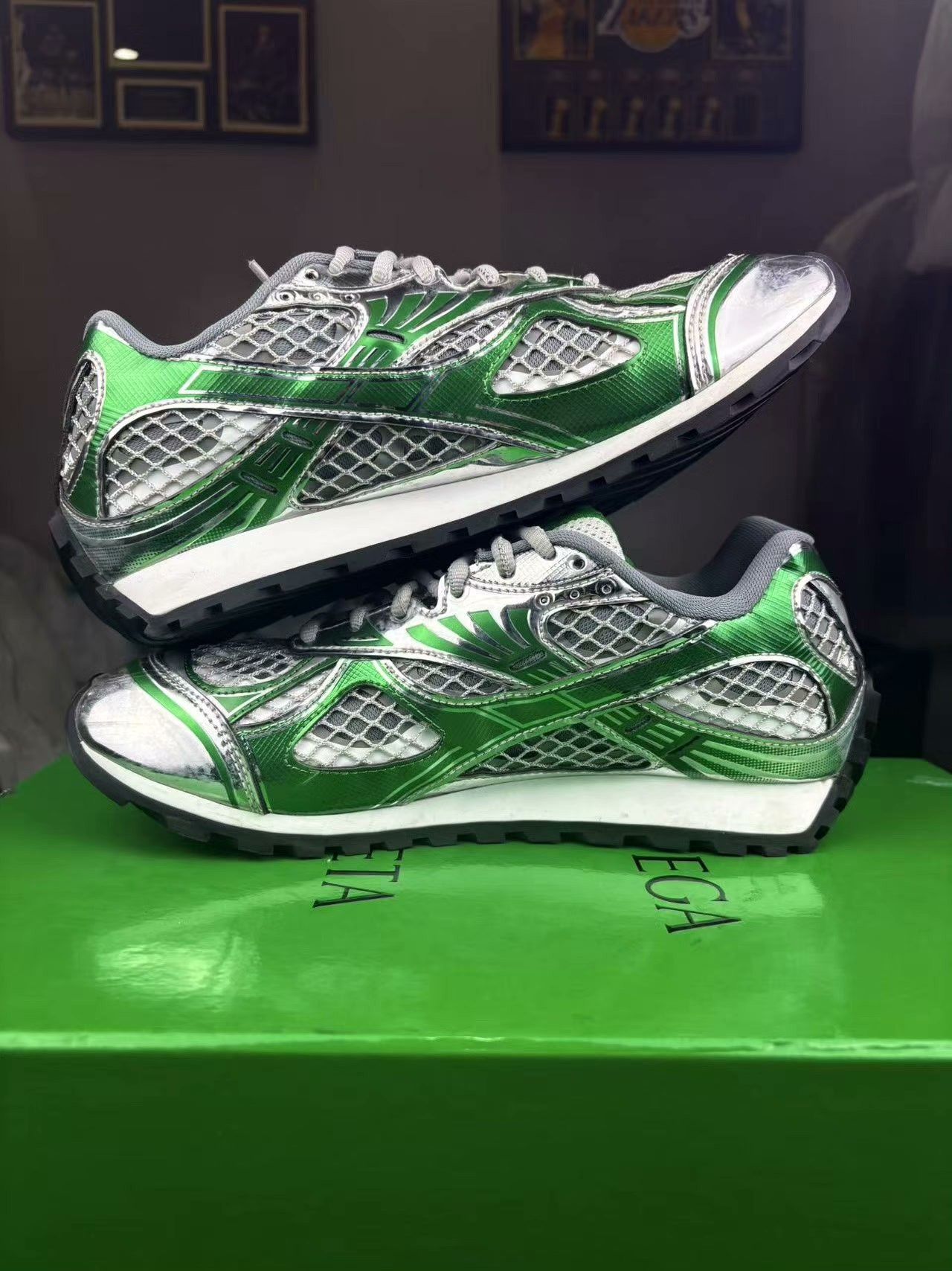 Bottega Veneta Bottega Veneta Green Lowtop Sneakers 8.5 Men Size US 8.5 / EU 41-42 - 5 Thumbnail
