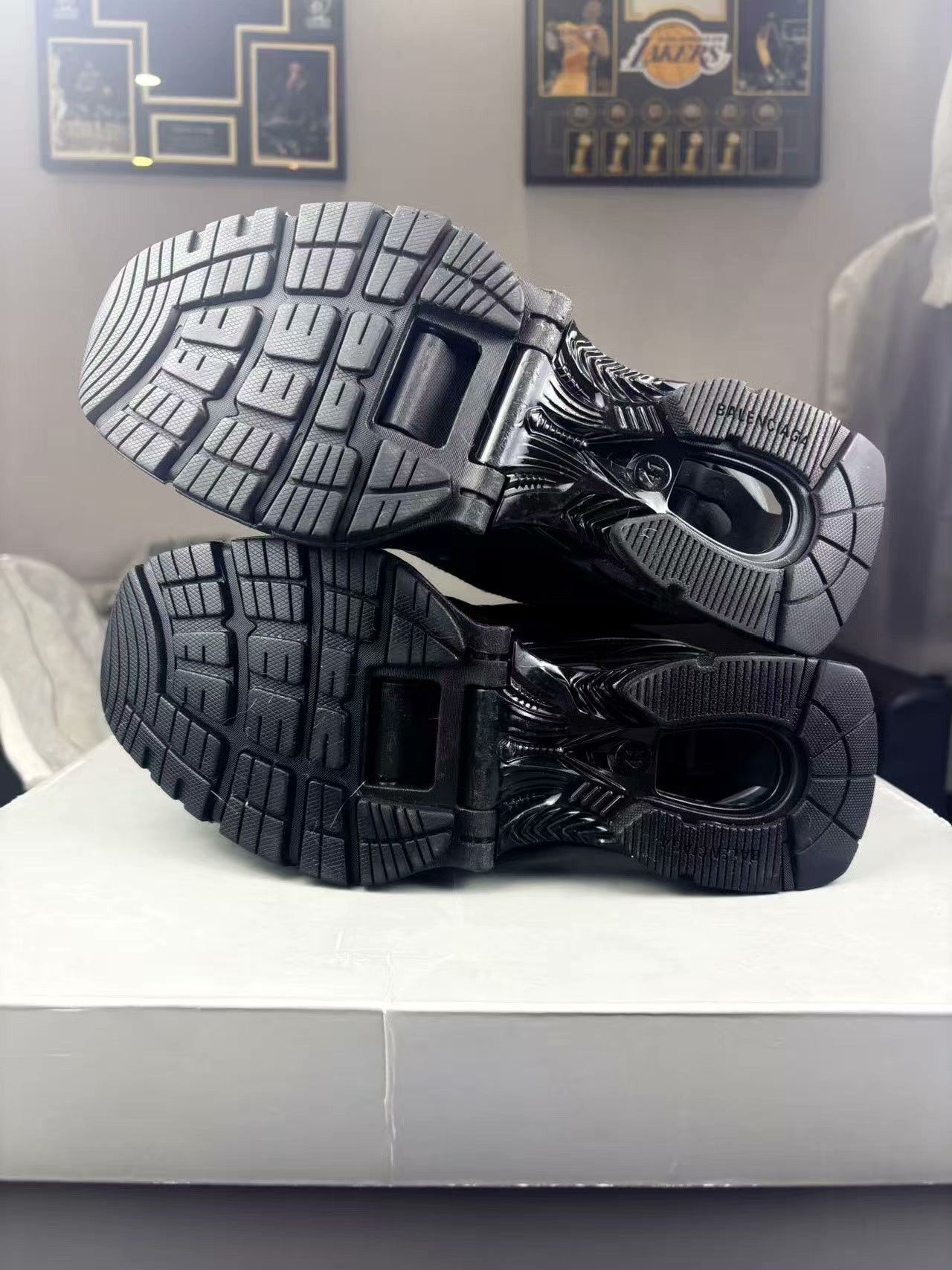 Balenciaga Balenciaga Black Lowtop Sneakers 8.5 Men Size US 8.5 / EU 41-42 - 4 Thumbnail