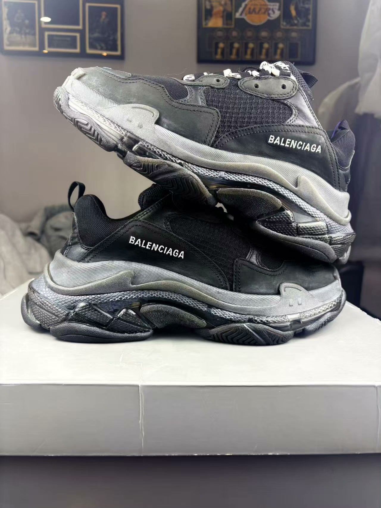 Balenciaga Balenciaga Distressed Black Lowtop Sneakers 8.5 Men Size US 8.5 / EU 41-42 - 5 Thumbnail