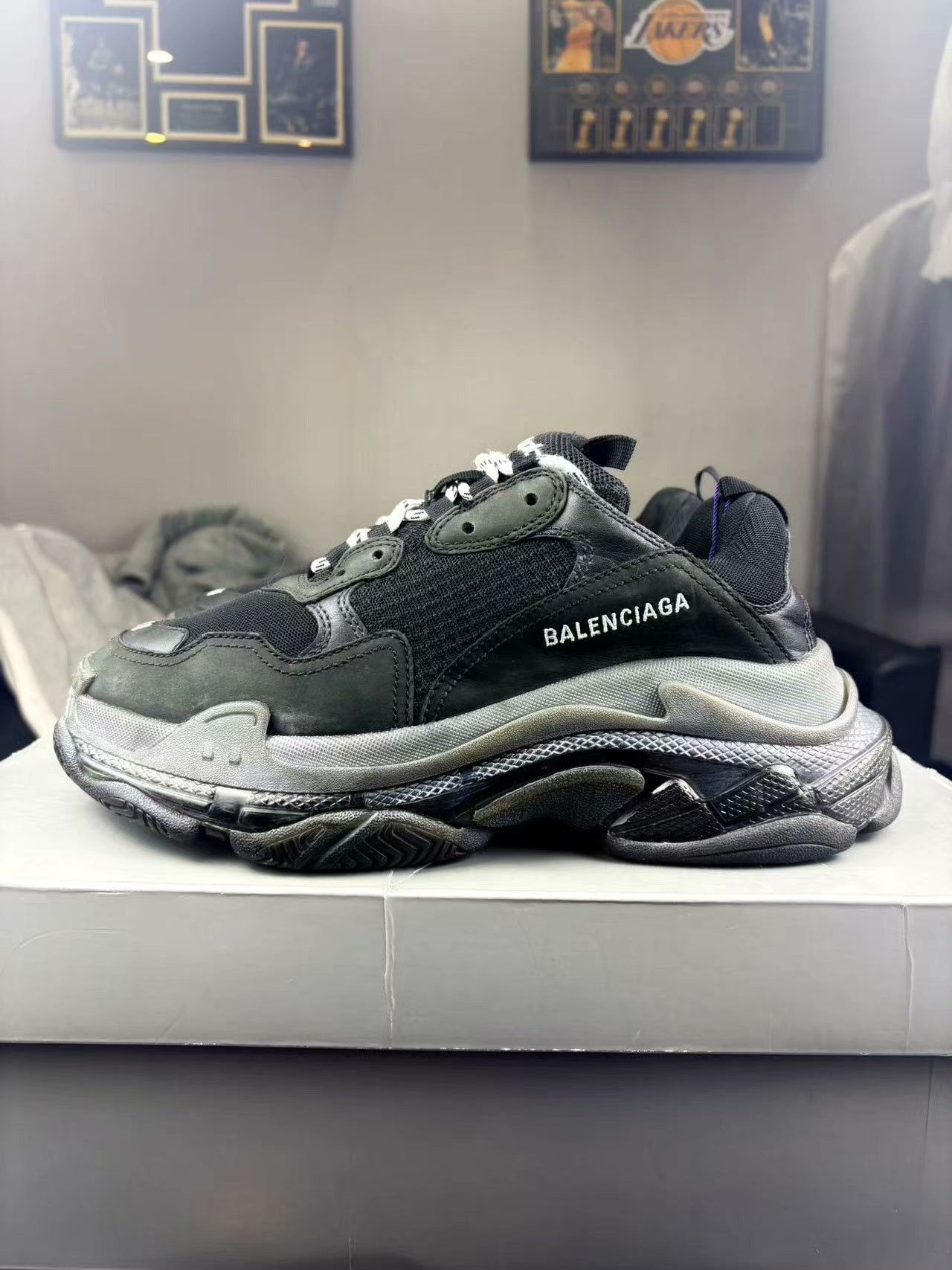 Balenciaga Balenciaga Distressed Black Lowtop Sneakers 8.5 Men Size US 8.5 / EU 41-42 - 7 Thumbnail