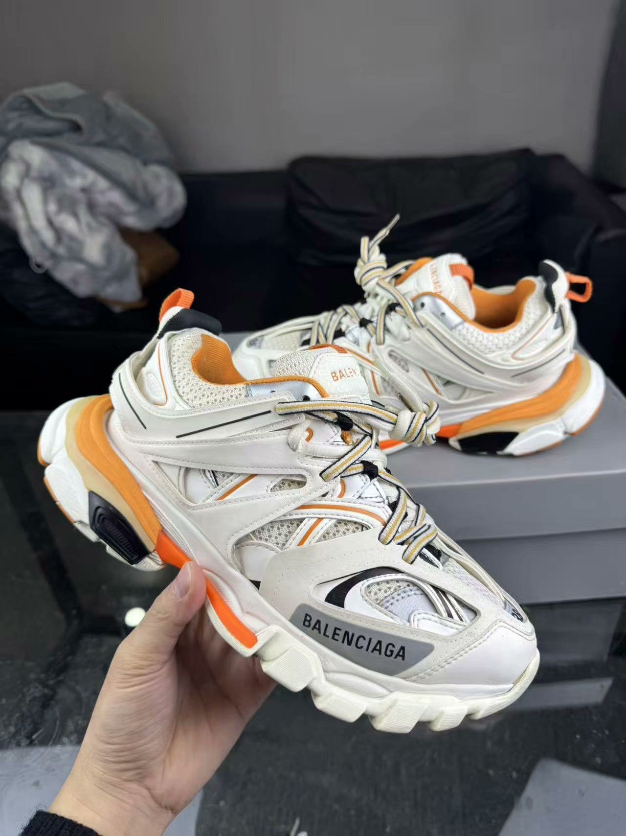 Balenciaga Balenciaga White Lowtop Sneakers us_7-5 Women Size US 7.5 / IT 37.5 - 8 Thumbnail