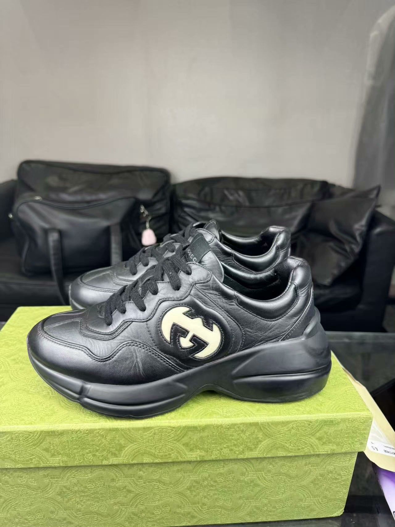 Gucci Gucci Retro Black Lowtop Sneakers us_7-5 Women Size US 7.5 / IT 37.5 - 3 Thumbnail