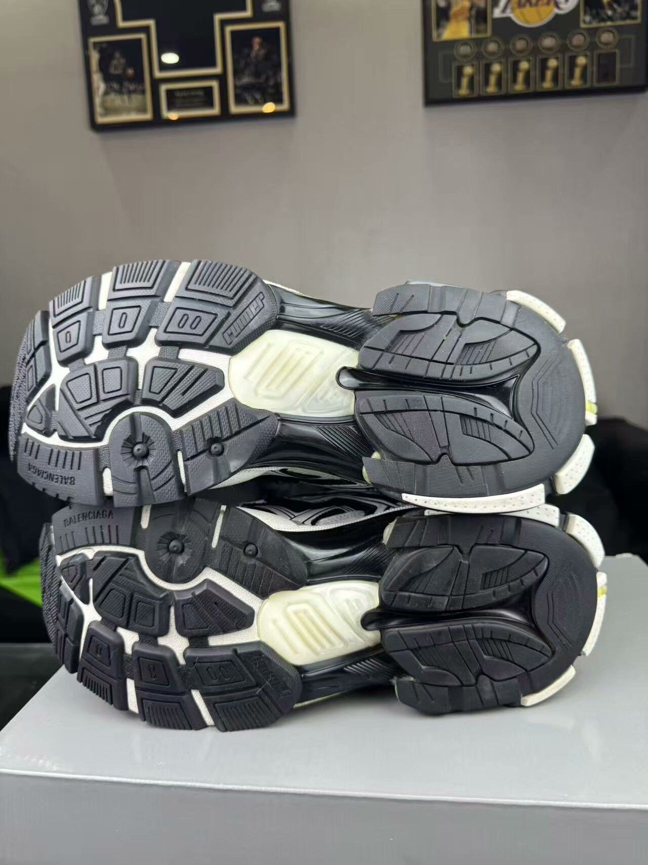 Balenciaga Balenciaga Running Black Lowtop Sneakers 8.5 Men Size US 8.5 / EU 41-42 - 5 Thumbnail