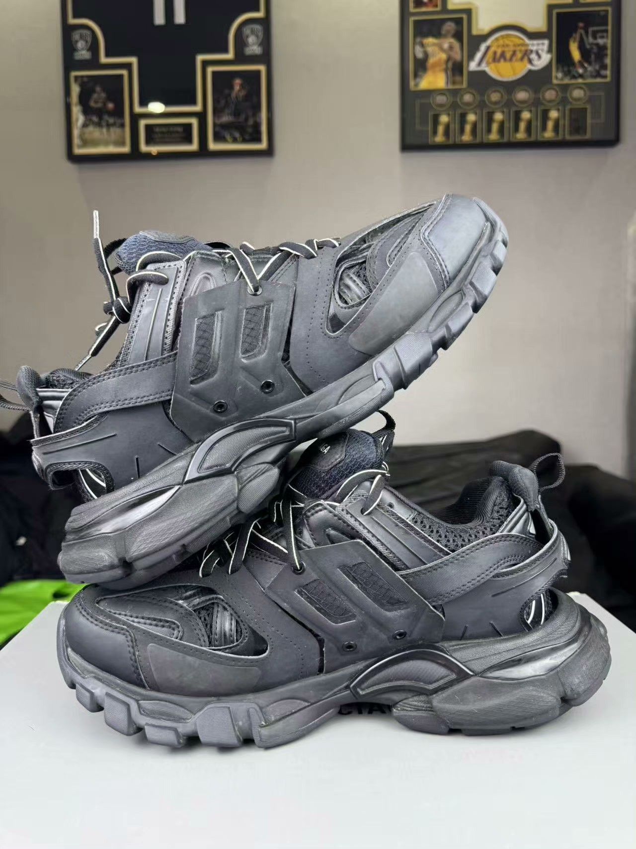 Balenciaga Balenciaga Black Lowtop Sneakers us_7-5 Women Size US 7.5 / IT 37.5 - 6 Thumbnail