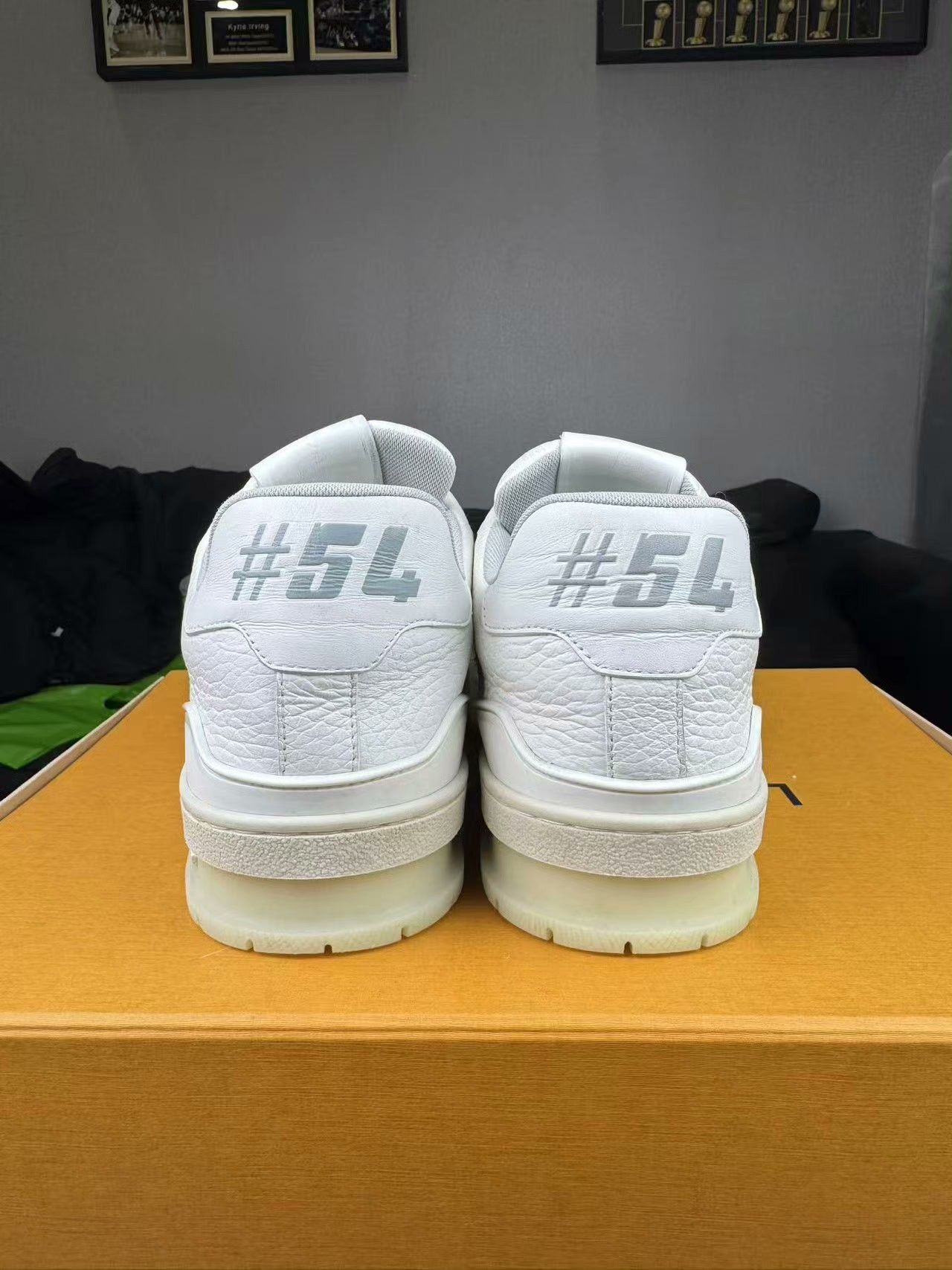 Louis Vuitton Louis Vuitton Training White Lowtop Sneakers 7.5 Men Size US 7.5 / EU 40-41 - 4 Thumbnail