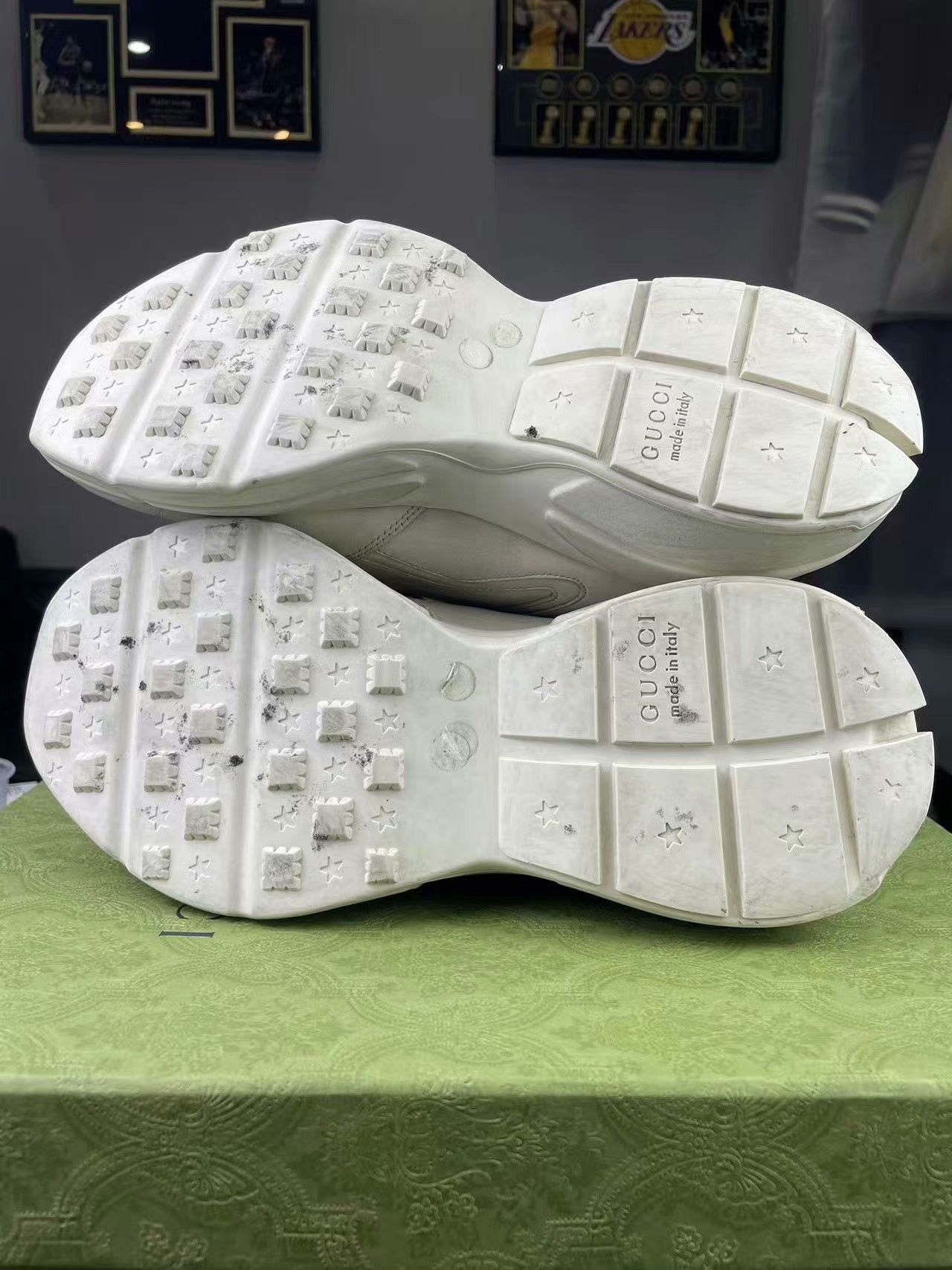 Gucci Gucci Printed Lowtop Sneakers 8.5 Men Size US 8.5 / EU 41-42 - 4 Thumbnail