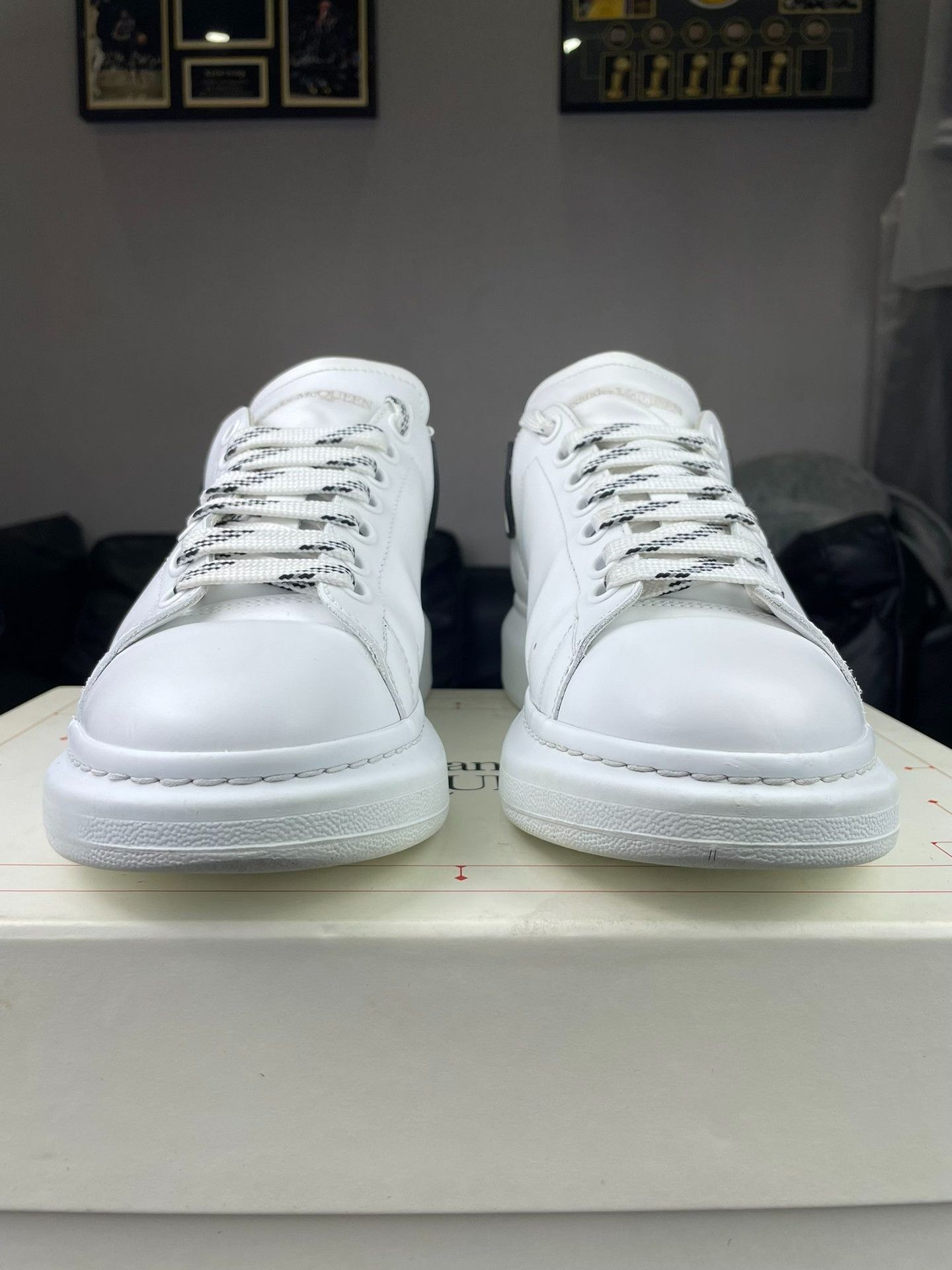 Alexander McQueen Alexander McQueen Black Lowtop Sneakers 8.5 Men Size US 8.5 / EU 41-42 - 2 Thumbnail