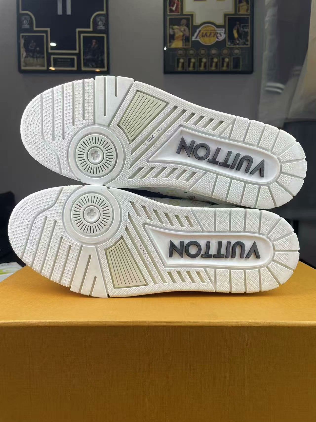 Alexander McQueen Alexander McQueen Collab Lowtop Sneakers 8.5 Men Size US 8.5 / EU 41-42 - 4 Thumbnail