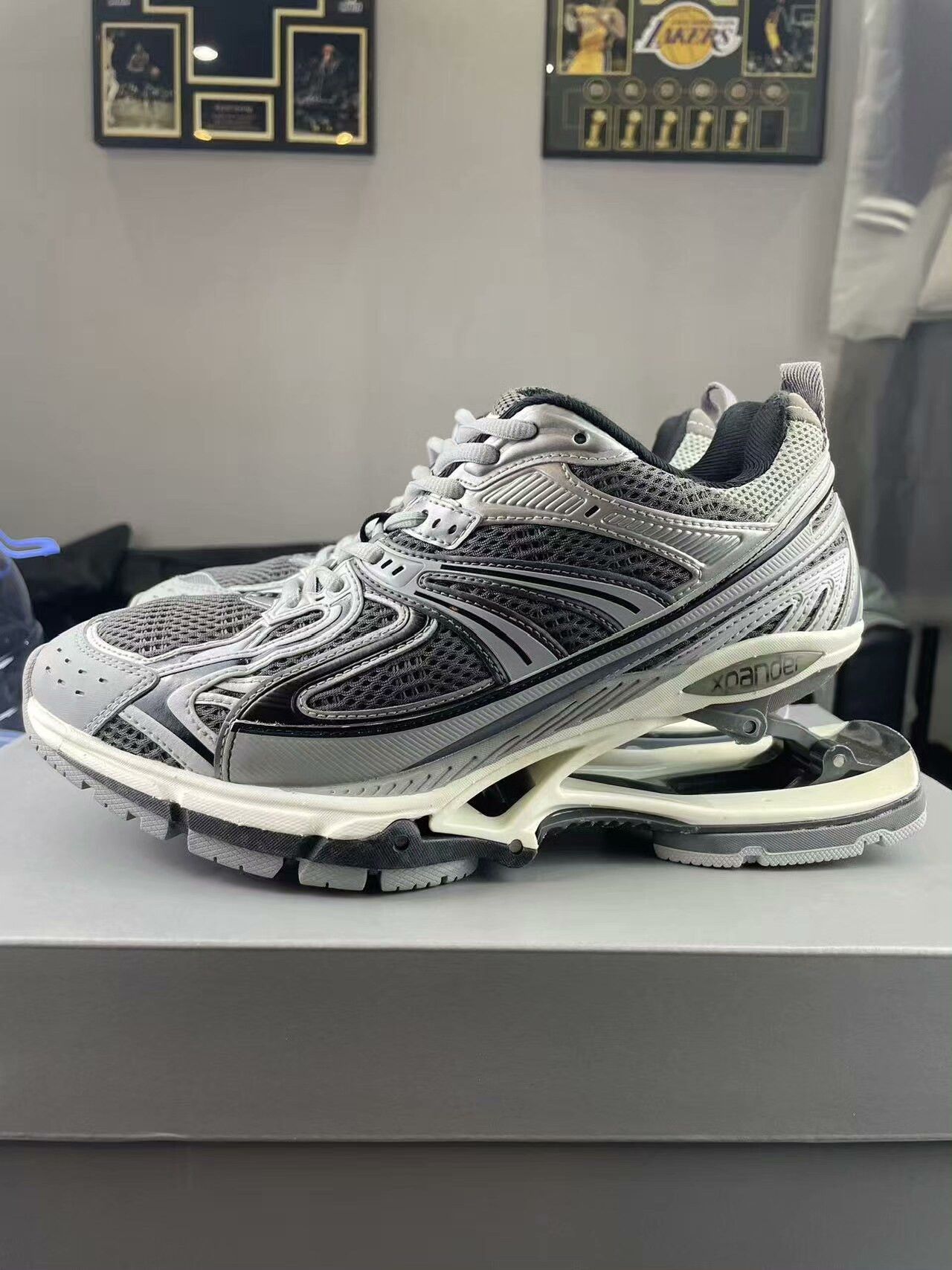 Balenciaga Balenciaga Lowtop Sneakers 6.5 Men Size US 6.5 / EU 39-40 - 2 Thumbnail