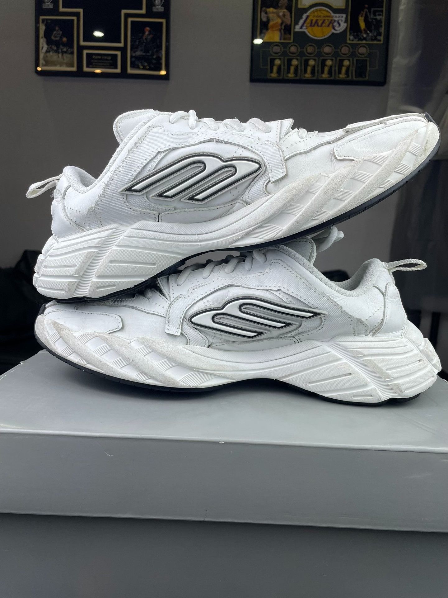 Balenciaga Balenciaga White Lowtop Sneakers 9 Men Size US 9 / EU 42 - 4 Thumbnail
