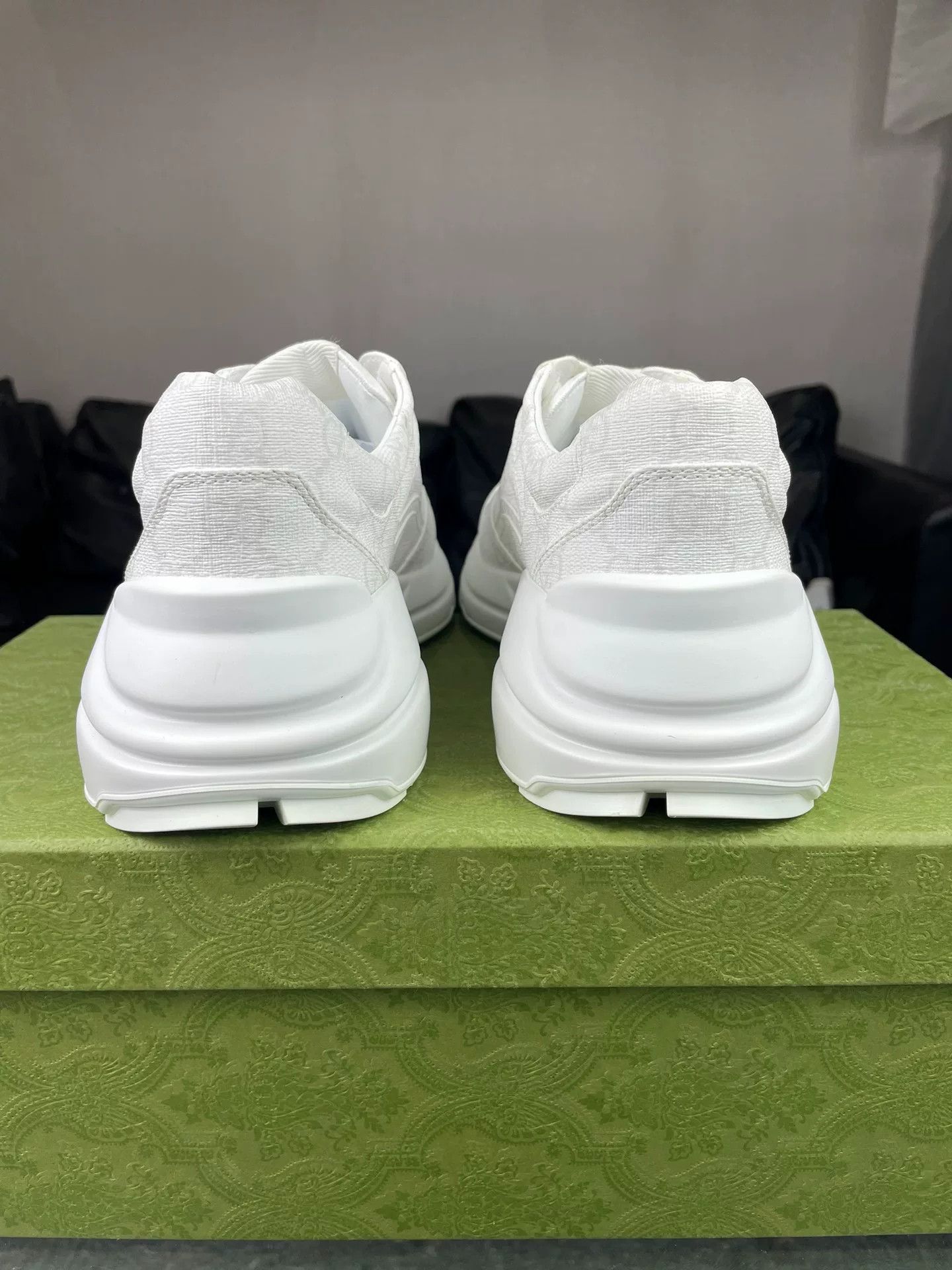 Gucci Gucci White Lowtop Sneakers us_7-5 Women Size US 7.5 / IT 37.5 - 3 Thumbnail