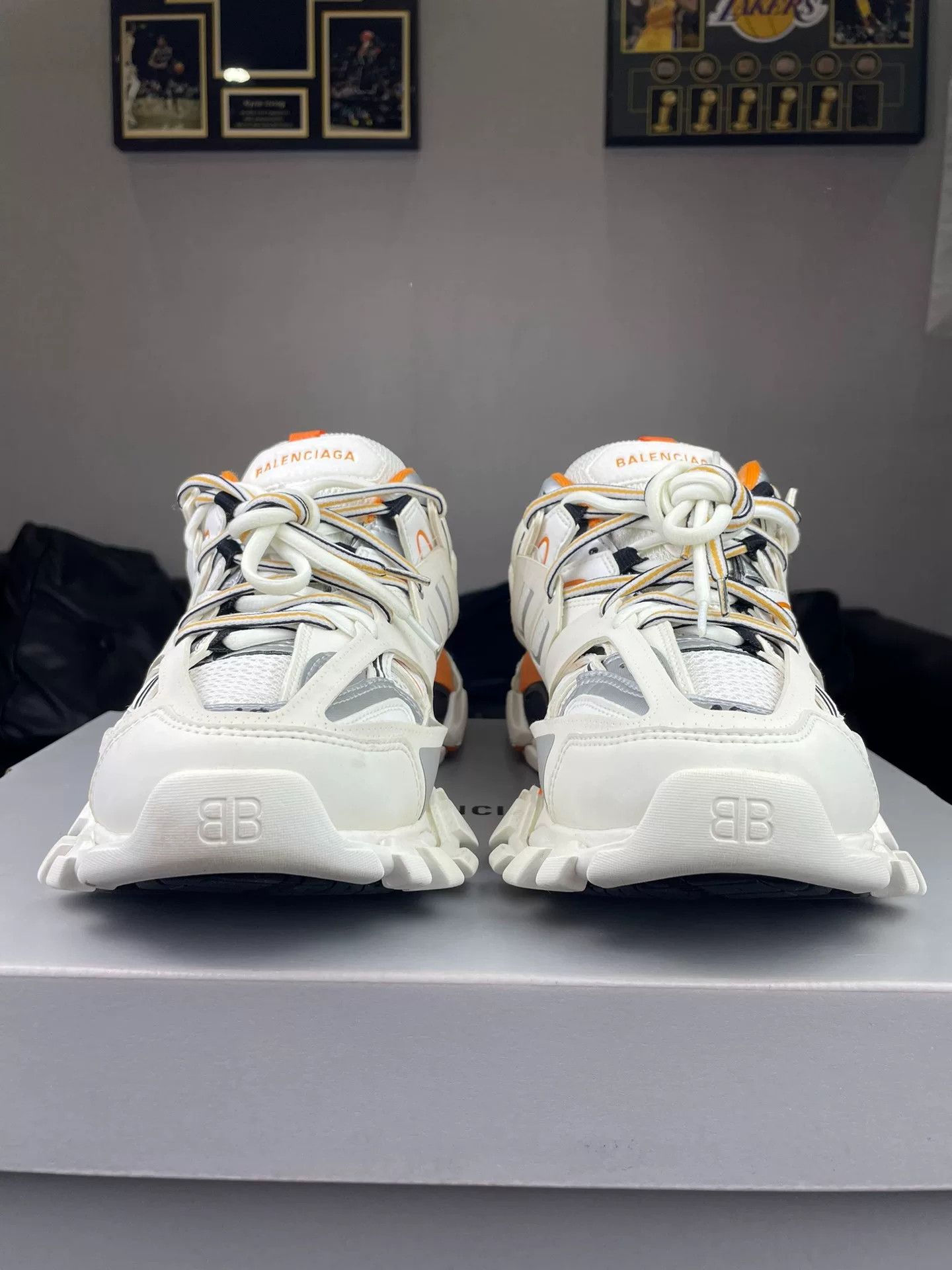Balenciaga Balenciaga White Lowtop Sneakers 7.5 Men Size US 7.5 / EU 40-41 - 2 Thumbnail