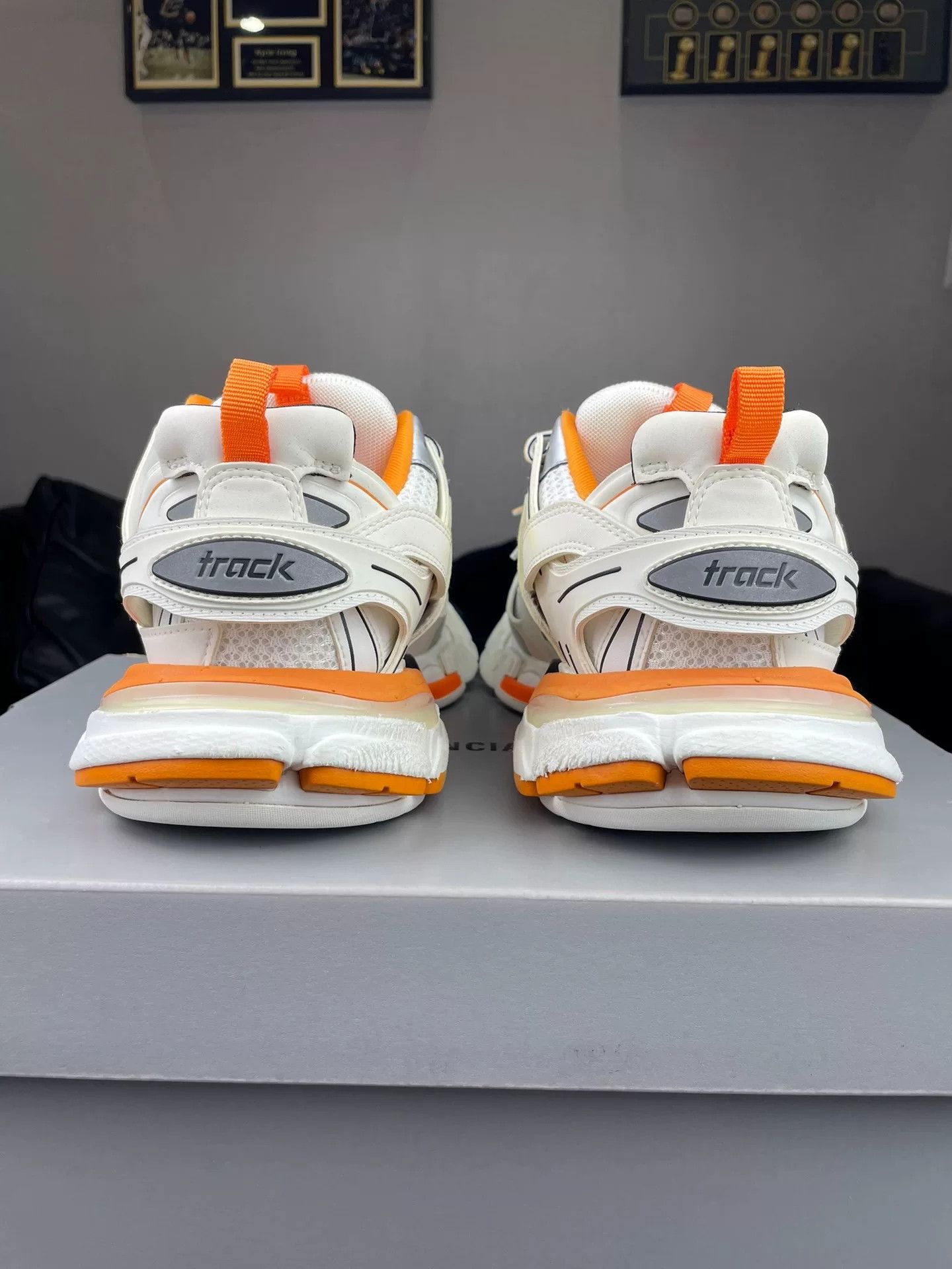 Balenciaga Balenciaga White Lowtop Sneakers 7.5 Men Size US 7.5 / EU 40-41 - 3 Thumbnail