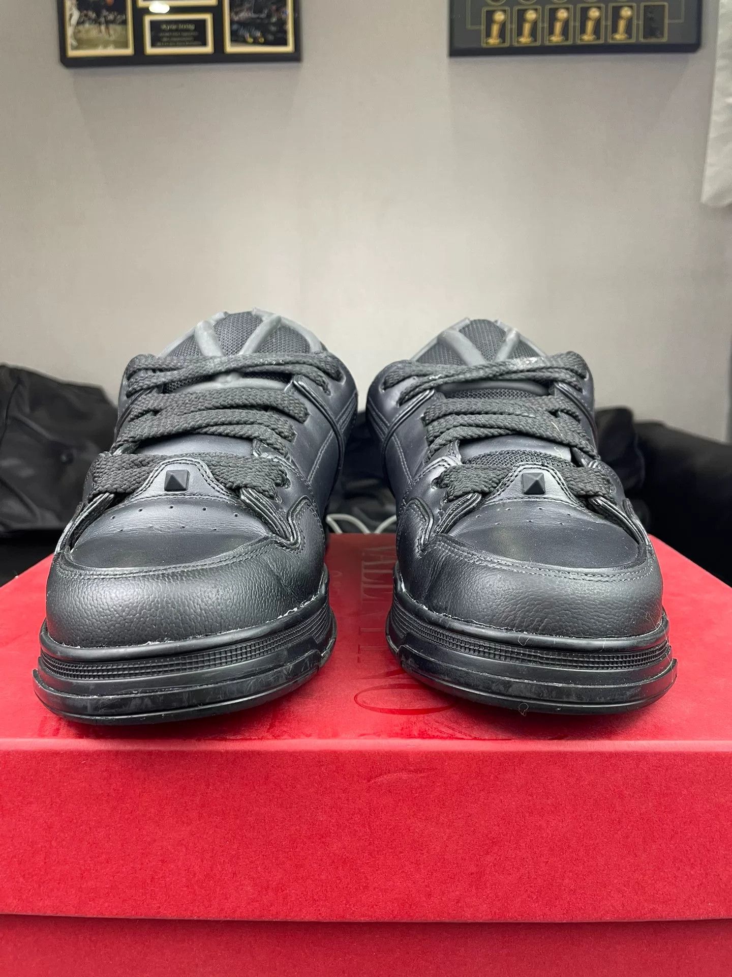 Valentino Valentino Black Lowtop Sneakers 8.5 Men Size US 8.5 / EU 41-42 - 2 Thumbnail
