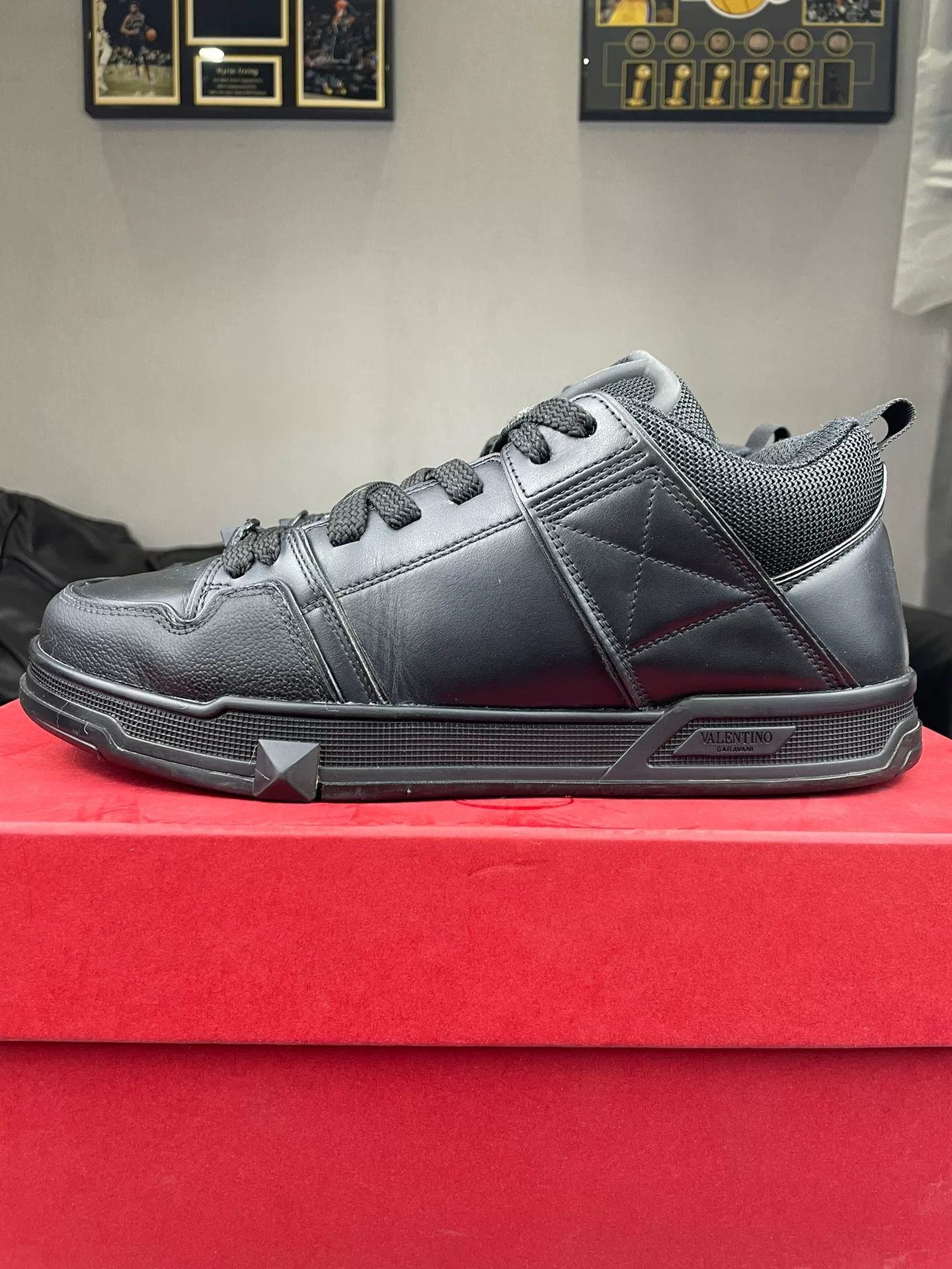 Valentino Valentino Black Lowtop Sneakers 8.5 Men Size US 8.5 / EU 41-42 - 7 Thumbnail