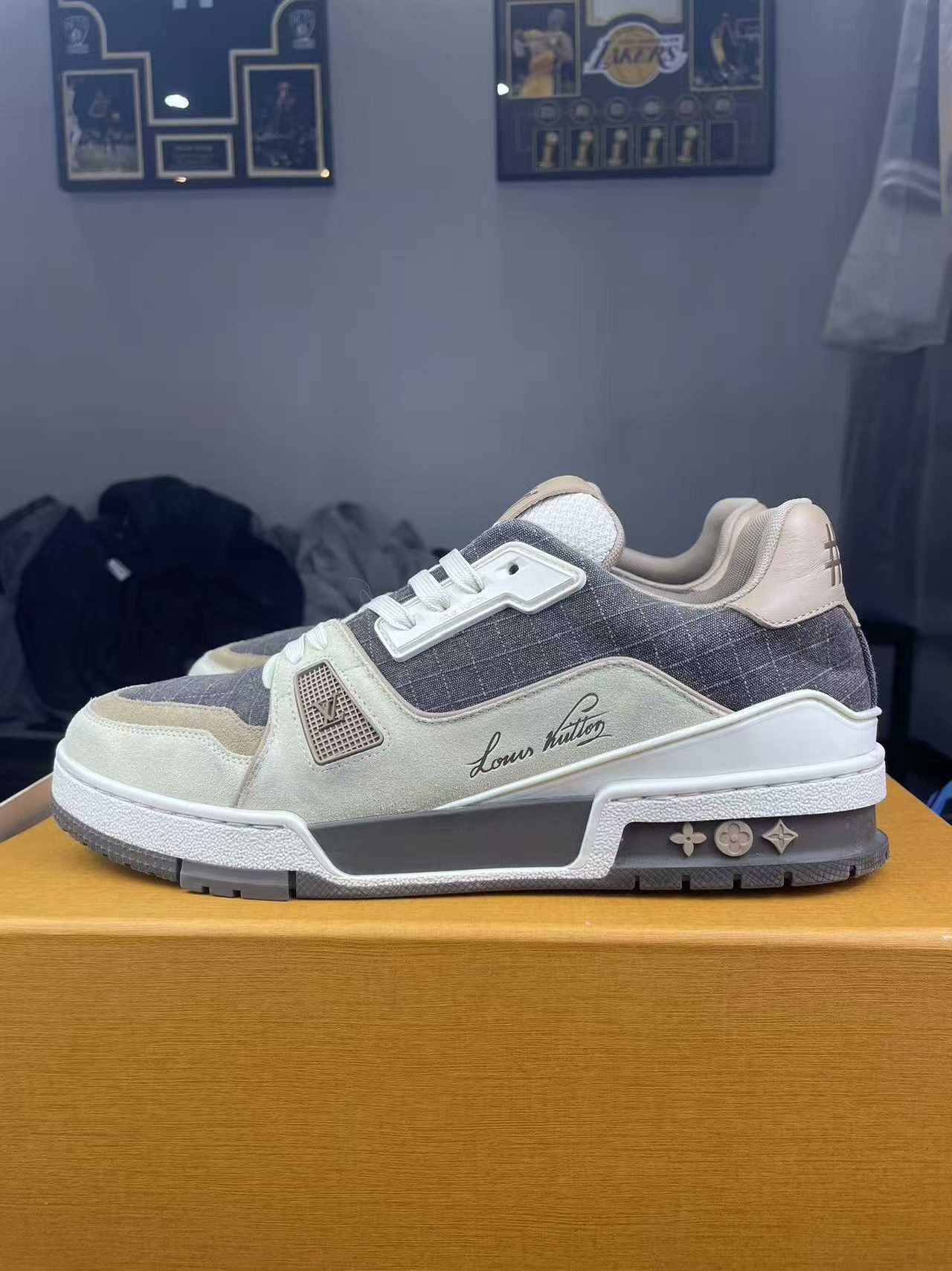 Louis Vuitton Louis Vuitton Training Gray Lowtop Sneakers 8.5 Men Size US 8.5 / EU 41-42 - 7 Thumbnail