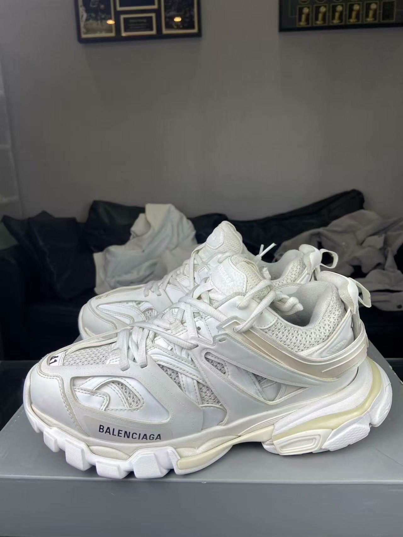 Balenciaga Balenciaga Distressed White Lowtop Sneakers 8.5 Men Size US 8.5 / EU 41-42 - 7 Thumbnail