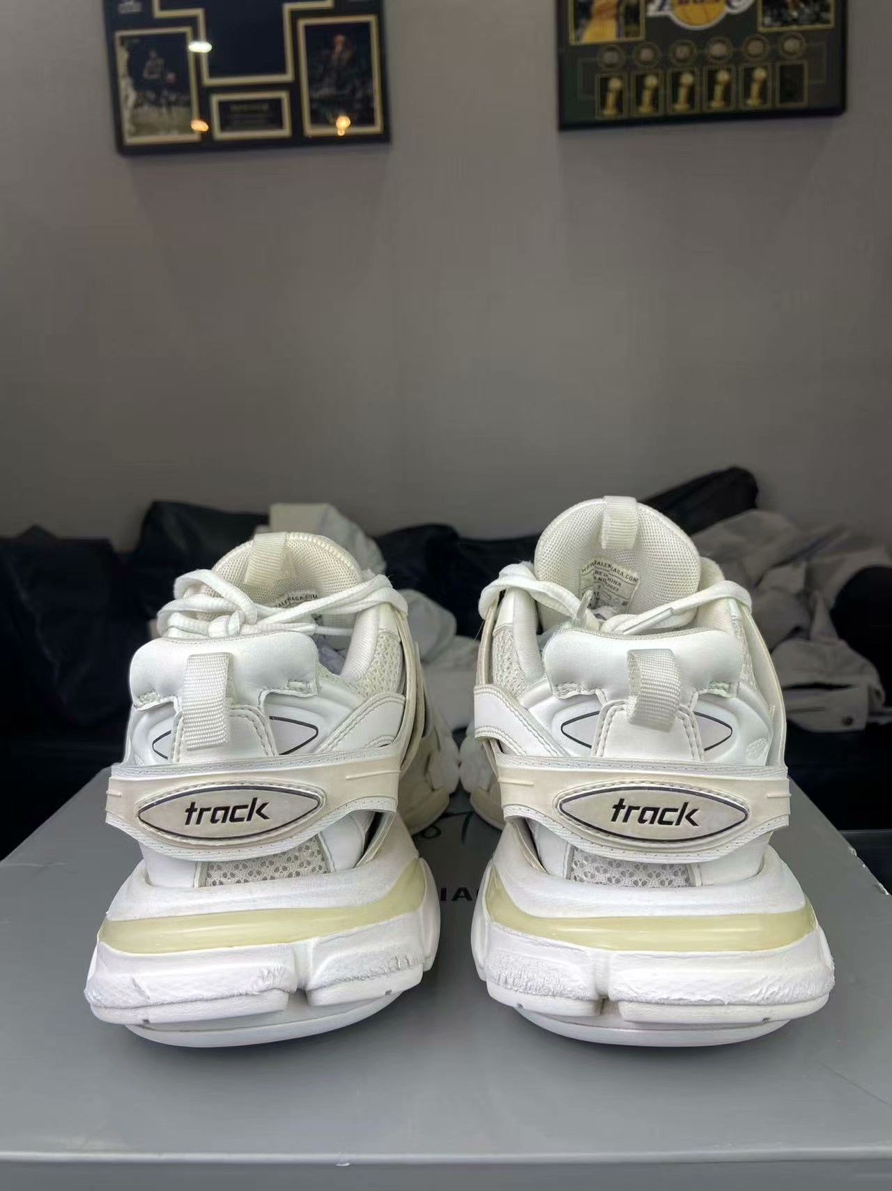 Balenciaga Balenciaga Distressed White Lowtop Sneakers 8.5 Men Size US 8.5 / EU 41-42 - 3 Thumbnail