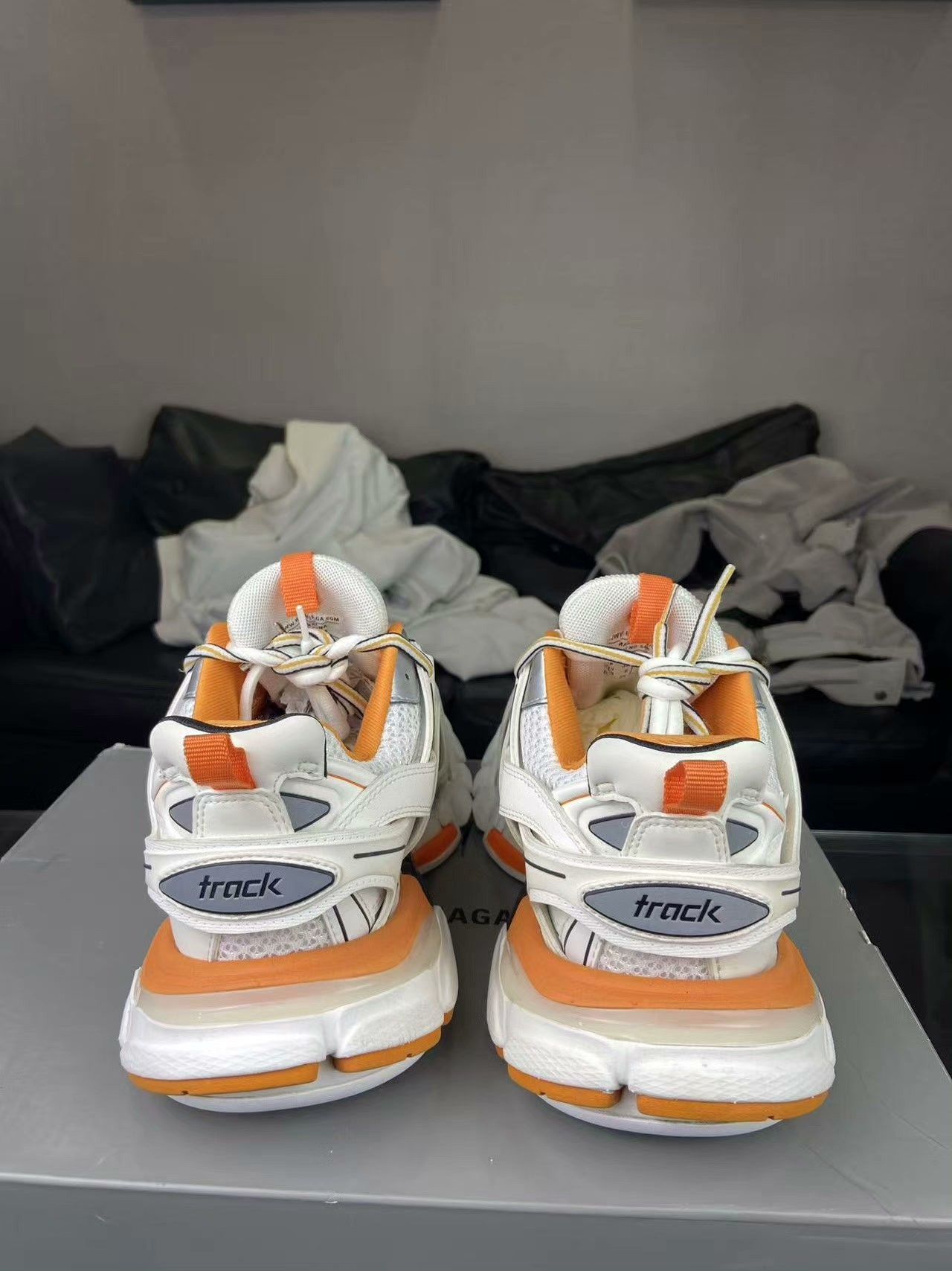 Balenciaga Balenciaga White Lowtop Sneakers us_7-5 Women Size US 7.5 / IT 37.5 - 3 Thumbnail