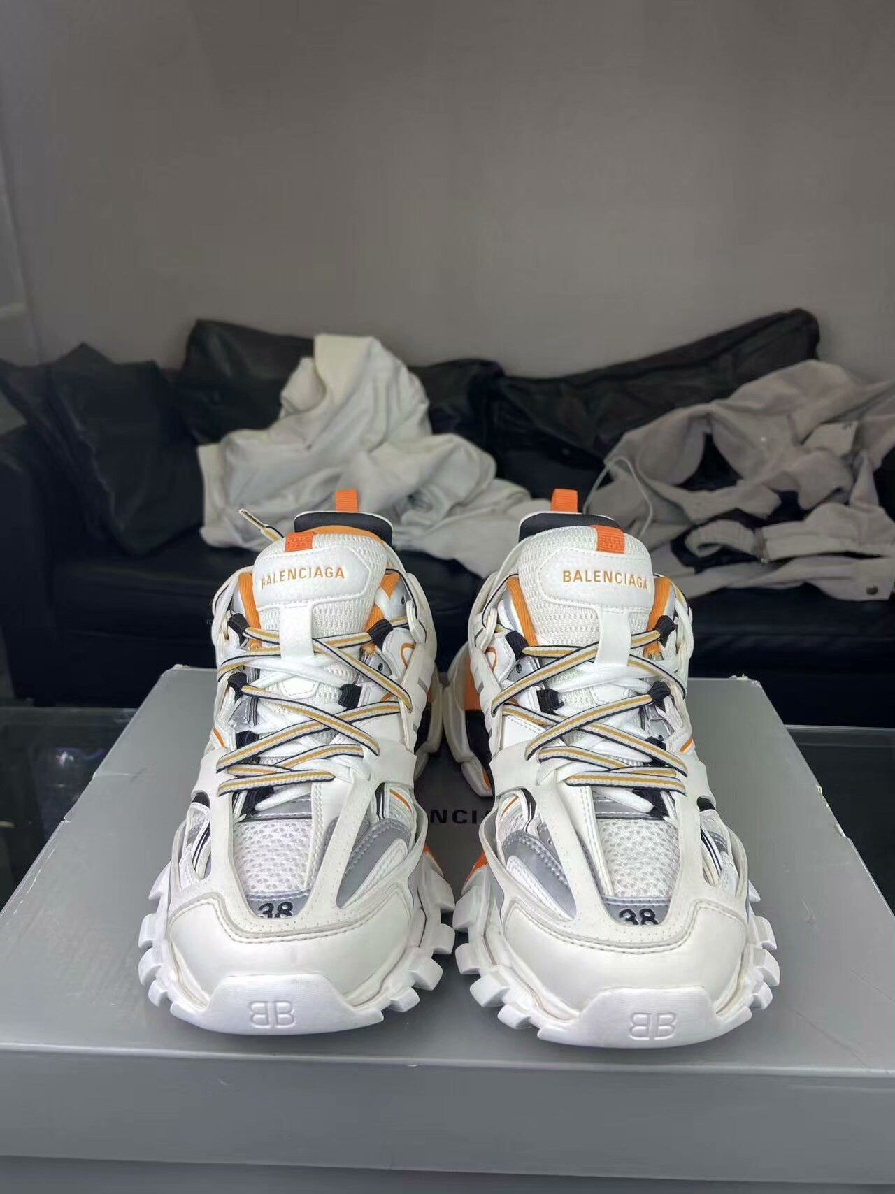 Balenciaga Balenciaga White Lowtop Sneakers us_7-5 Women Size US 7.5 / IT 37.5 - 2 Thumbnail