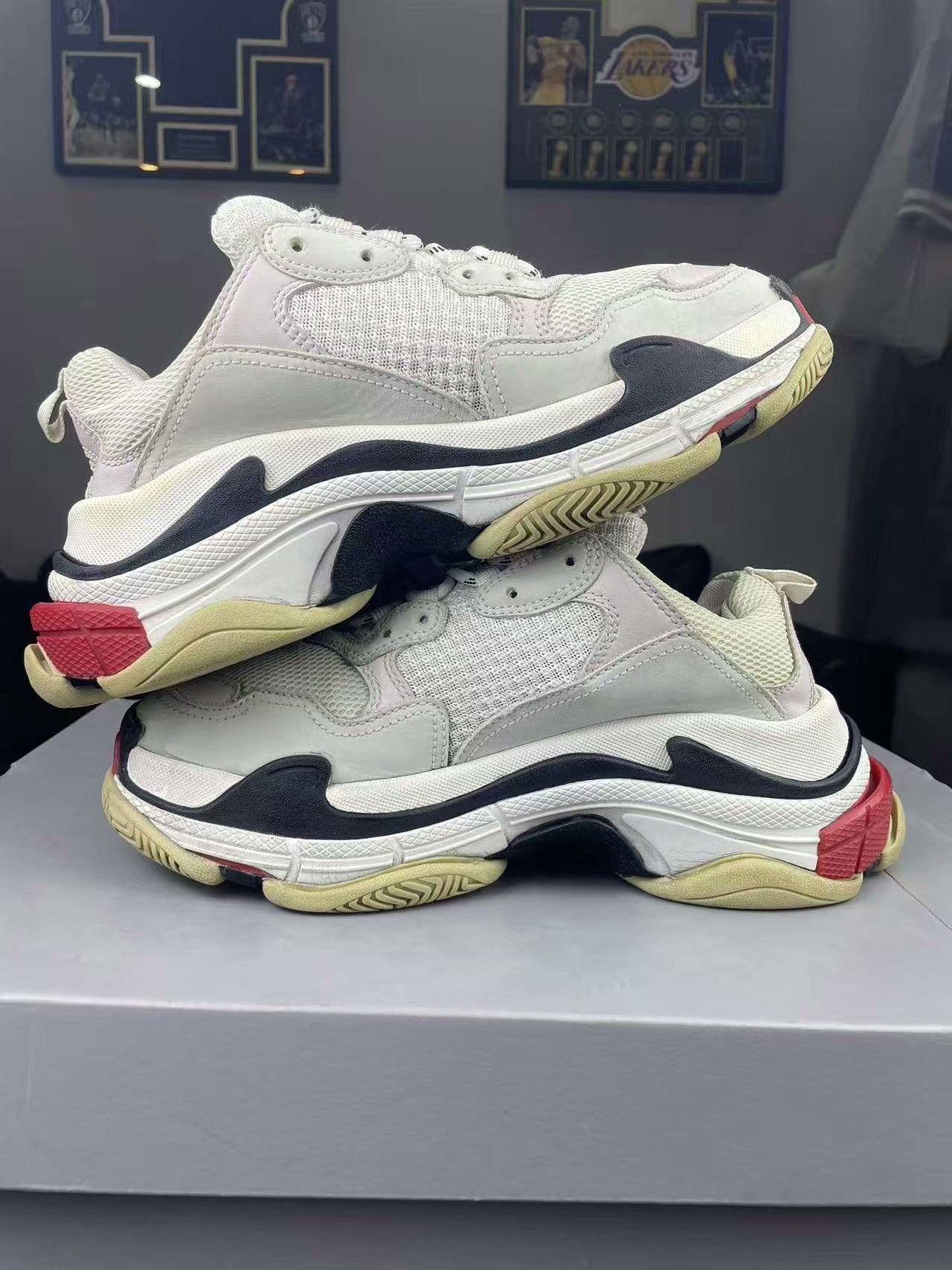 Balenciaga Balenciaga Red Lowtop Sneakers 6.5 Men Size US 6.5 / EU 39-40 - 5 Thumbnail
