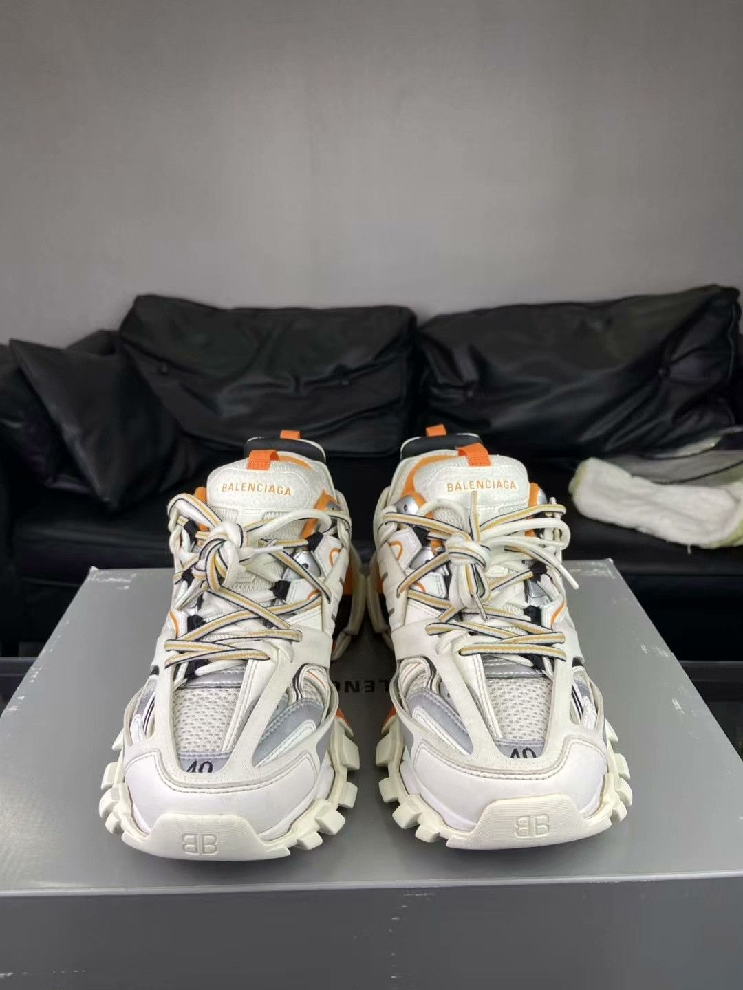 Balenciaga Balenciaga White Lowtop Sneakers 7.5 Men Size US 7.5 / EU 40-41 - 2 Thumbnail