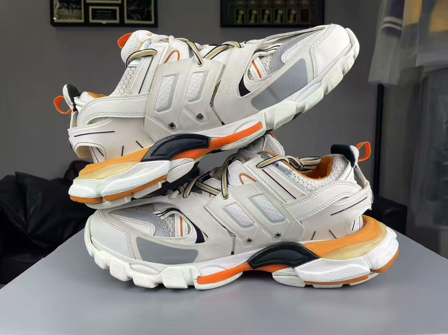 Balenciaga Balenciaga White Lowtop Sneakers 9 Men Size US 9 / EU 42 - 5 Thumbnail
