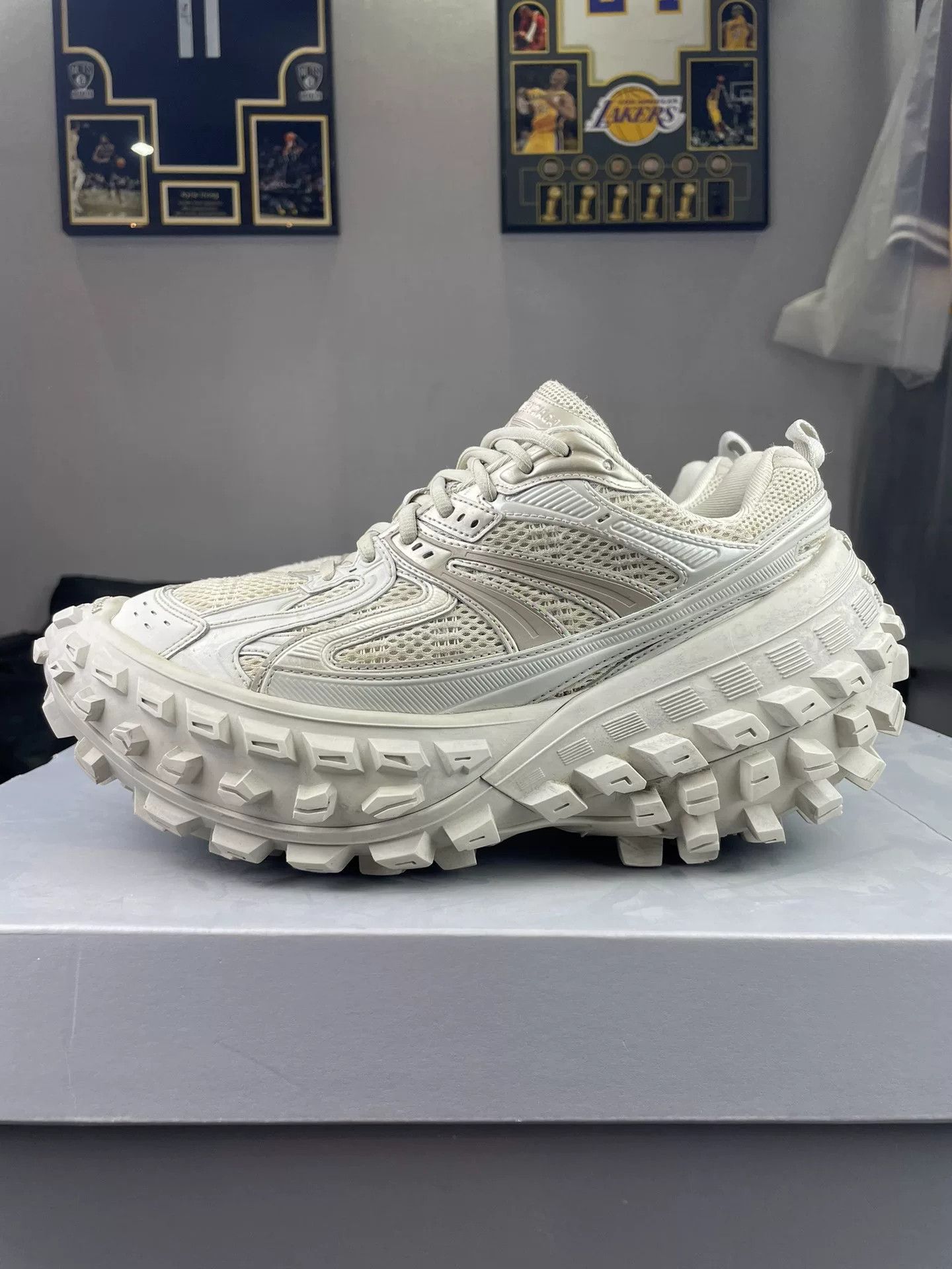 Balenciaga Balenciaga Brown Lowtop Sneakers 8.5 Men Size US 8.5 / EU 41-42 - 7 Thumbnail