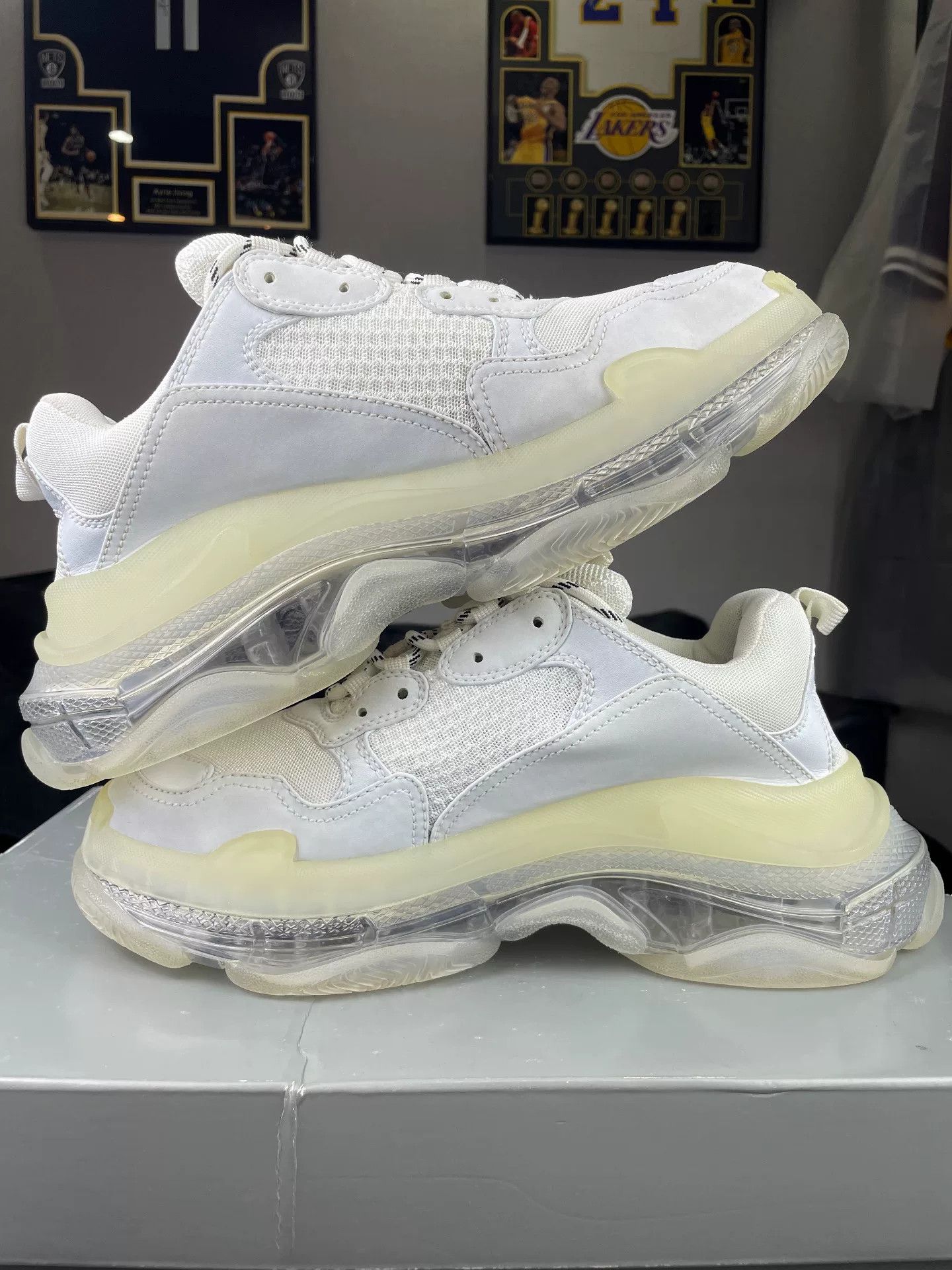 Balenciaga Balenciaga Clear White Lowtop Sneakers 9 Men Size US 9 / EU 42 - 6 Thumbnail
