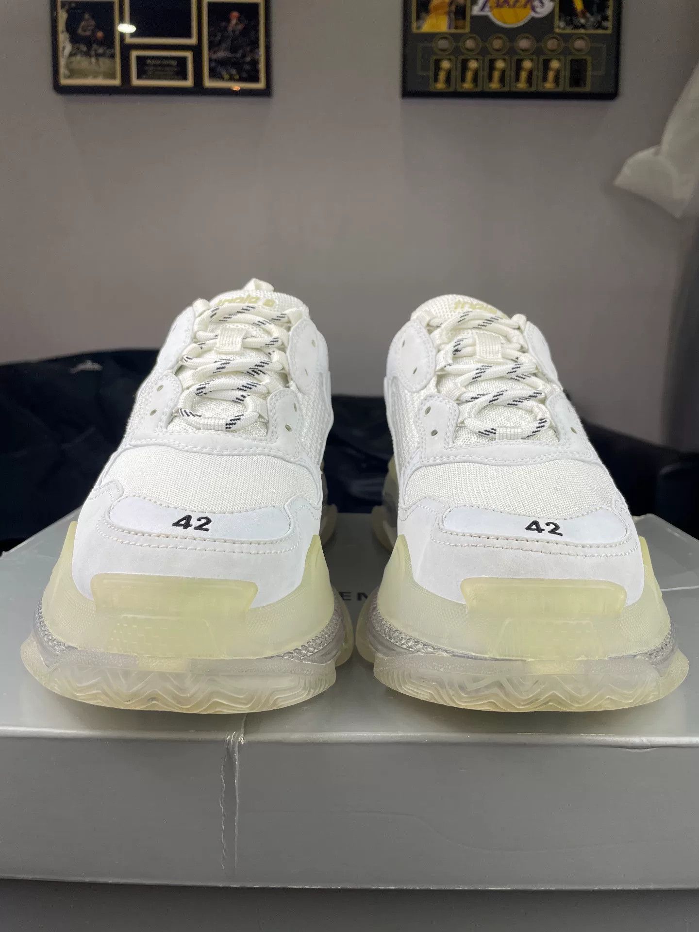 Balenciaga Balenciaga Clear White Lowtop Sneakers 9 Men Size US 9 / EU 42 - 2 Thumbnail