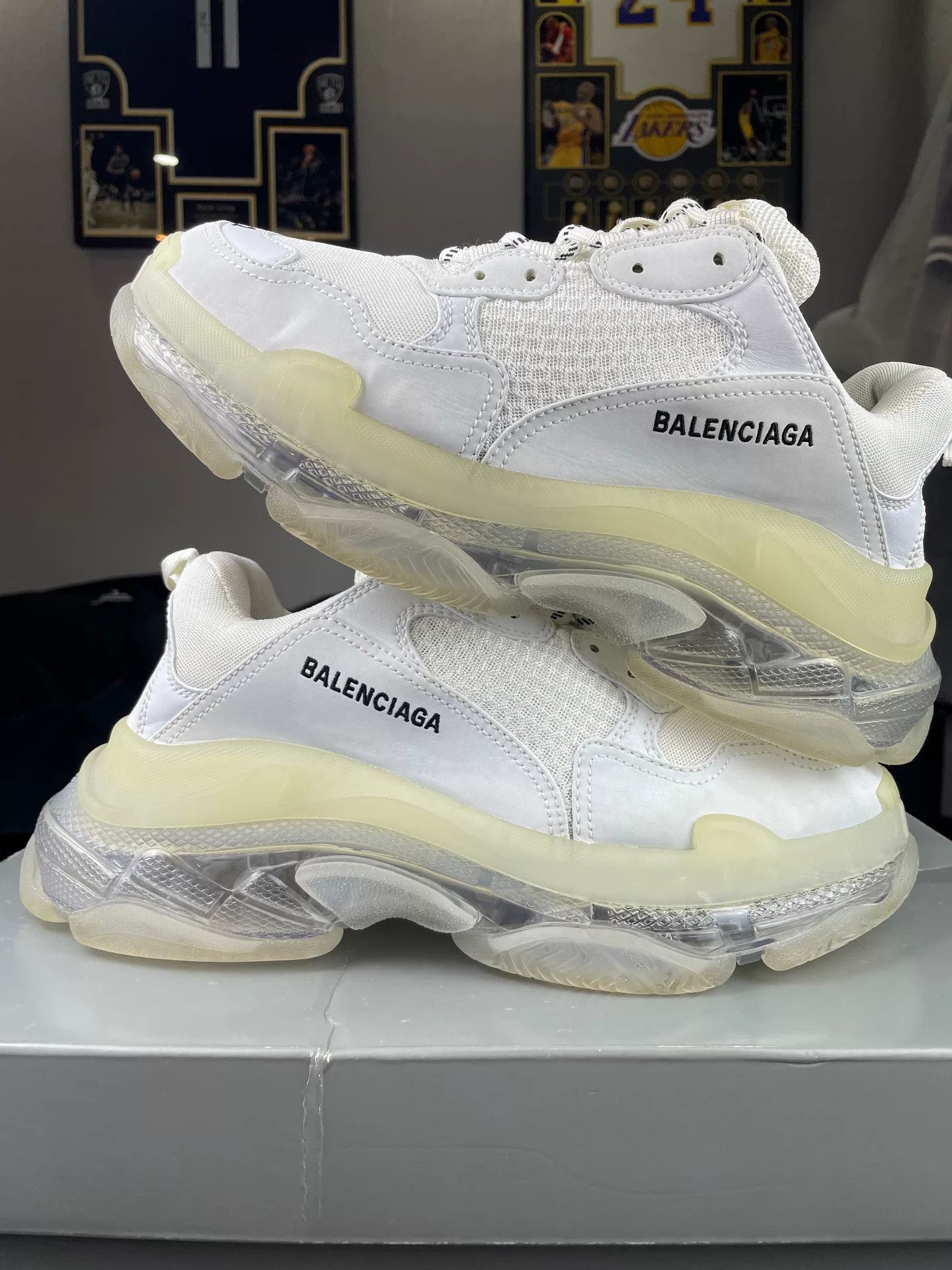 Balenciaga Balenciaga Clear White Lowtop Sneakers 9 Men Size US 9 / EU 42 - 5 Thumbnail