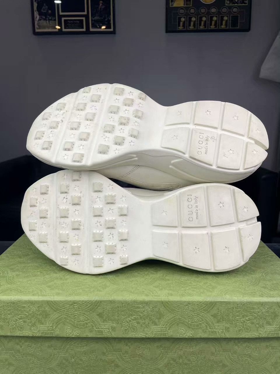 Gucci Gucci Printed Lowtop Sneakers 9 Men Size US 9 / EU 42 - 4 Thumbnail