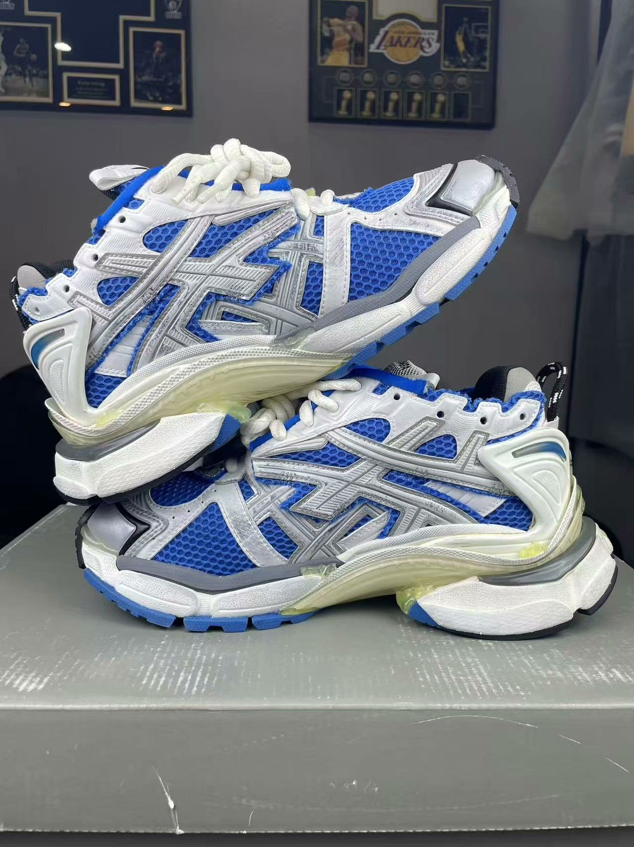 Balenciaga Balenciaga Running Blue Lowtop Sneakers us_7-5 Women Size US 7.5 / IT 37.5 - 5 Thumbnail