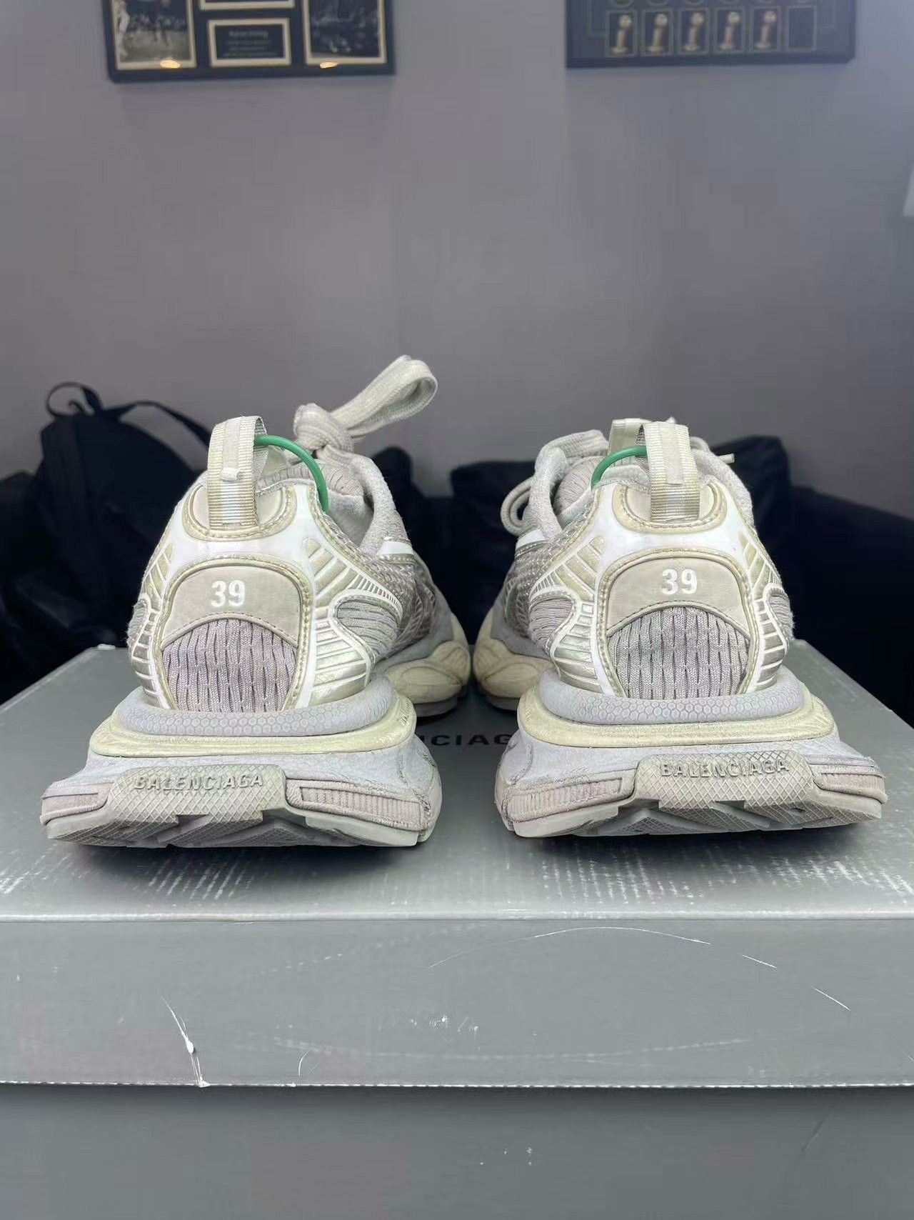 Balenciaga Balenciaga Gold Lowtop Sneakers us_8-5 Women Size US 8.5 / IT 38.5 - 3 Thumbnail