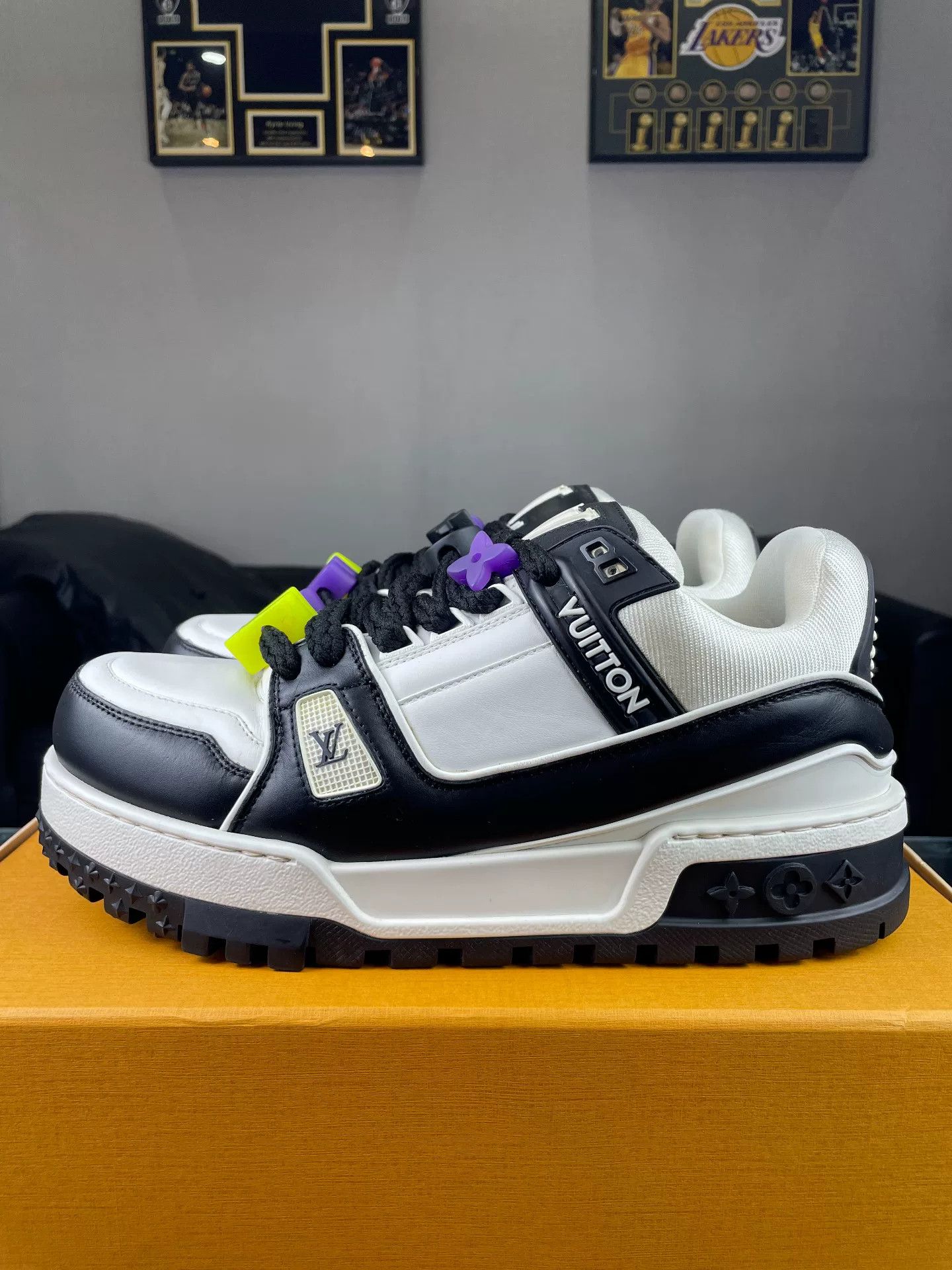 Louis Vuitton Louis Vuitton Training Black Lowtop Sneakers 8.5 Men Size US 8.5 / EU 41-42 - 7 Thumbnail