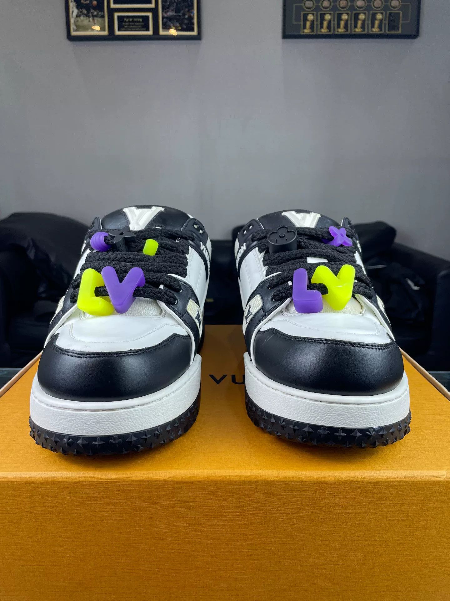 Louis Vuitton Louis Vuitton Training Black Lowtop Sneakers 8.5 Men Size US 8.5 / EU 41-42 - 2 Thumbnail