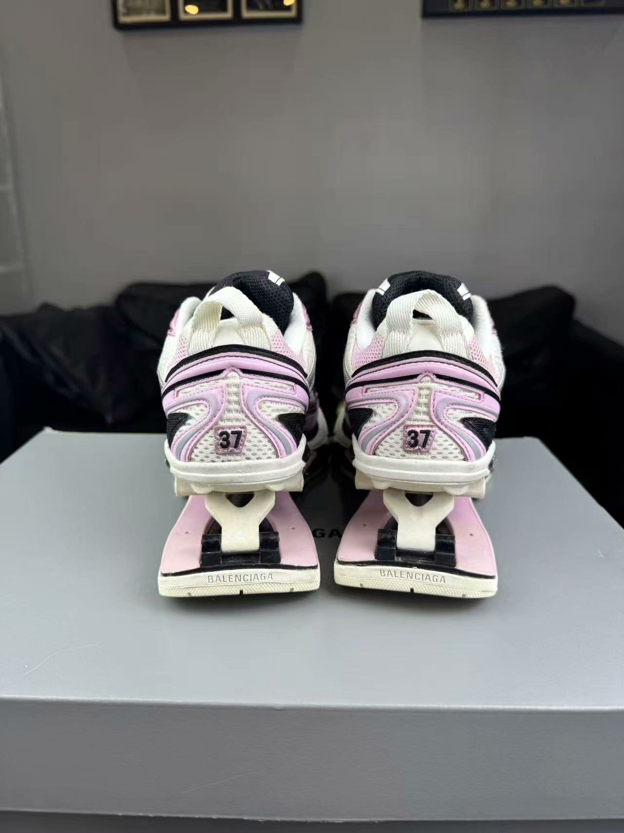 Balenciaga Balenciaga Pink Lowtop Sneakers us_6-5 Women Size US 6.5 / IT 36.5 - 4 Thumbnail