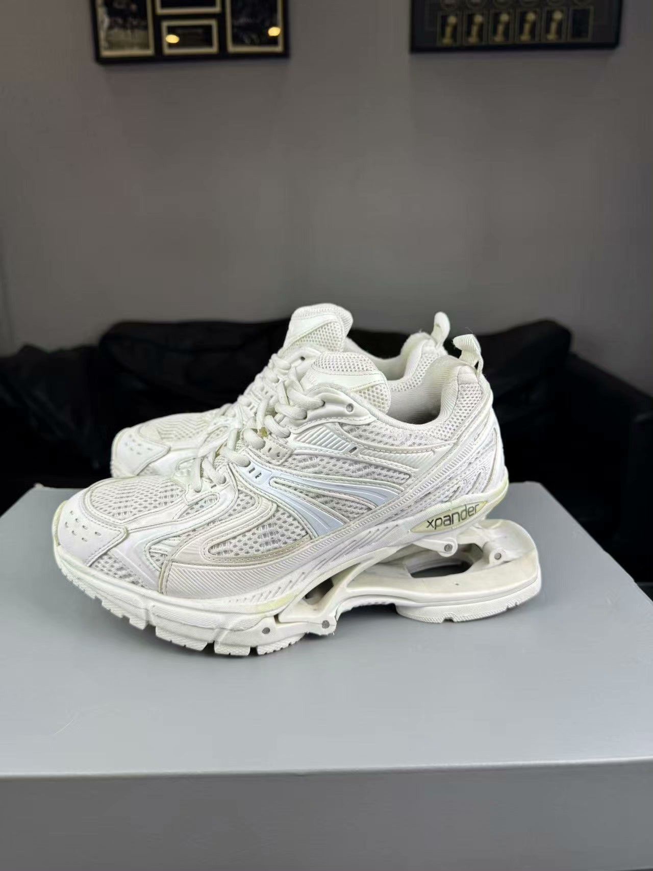 Balenciaga Balenciaga White Lowtop Sneakers us_6 Women Size US 6 / IT 36 - 3 Thumbnail