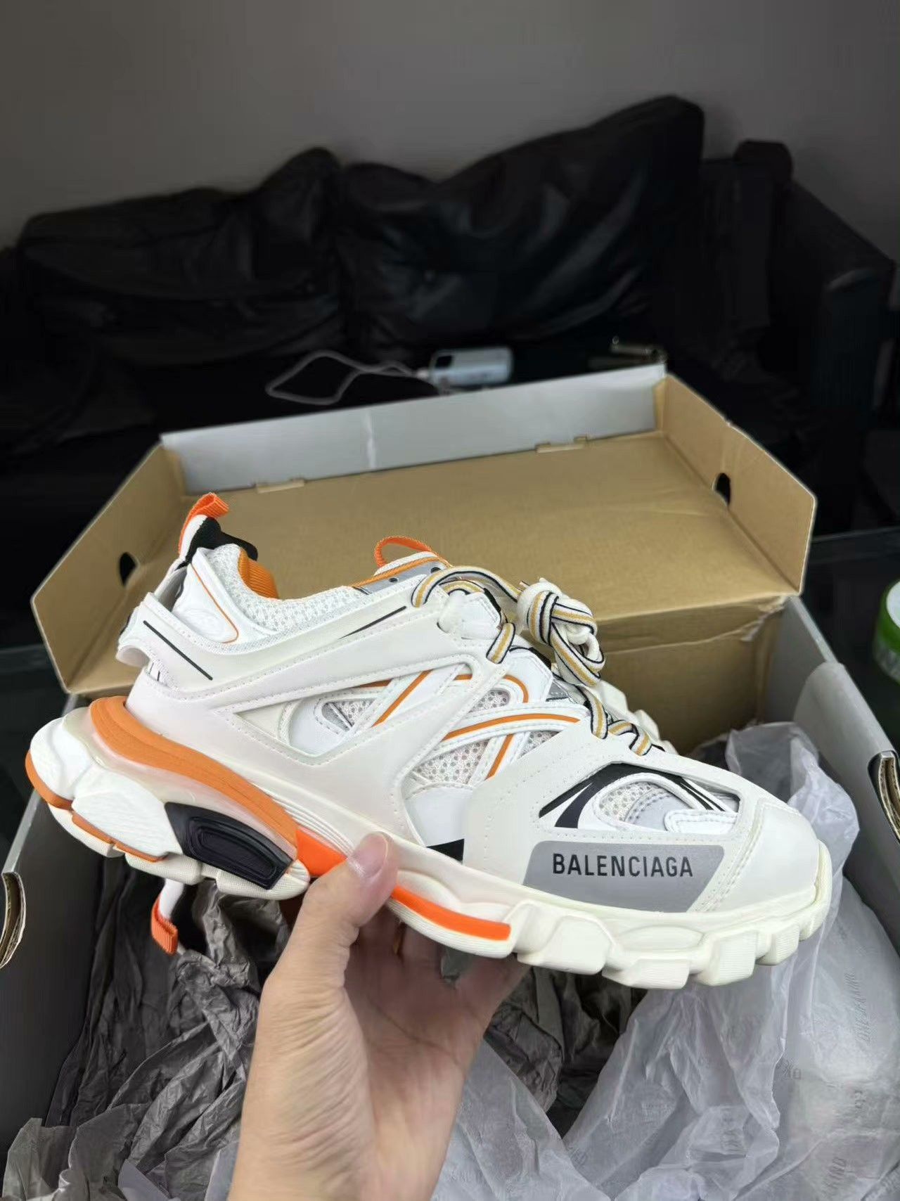 Balenciaga Balenciaga White Lowtop Sneakers 7.5 Men Size US 7.5 / EU 40-41 - 2 Thumbnail