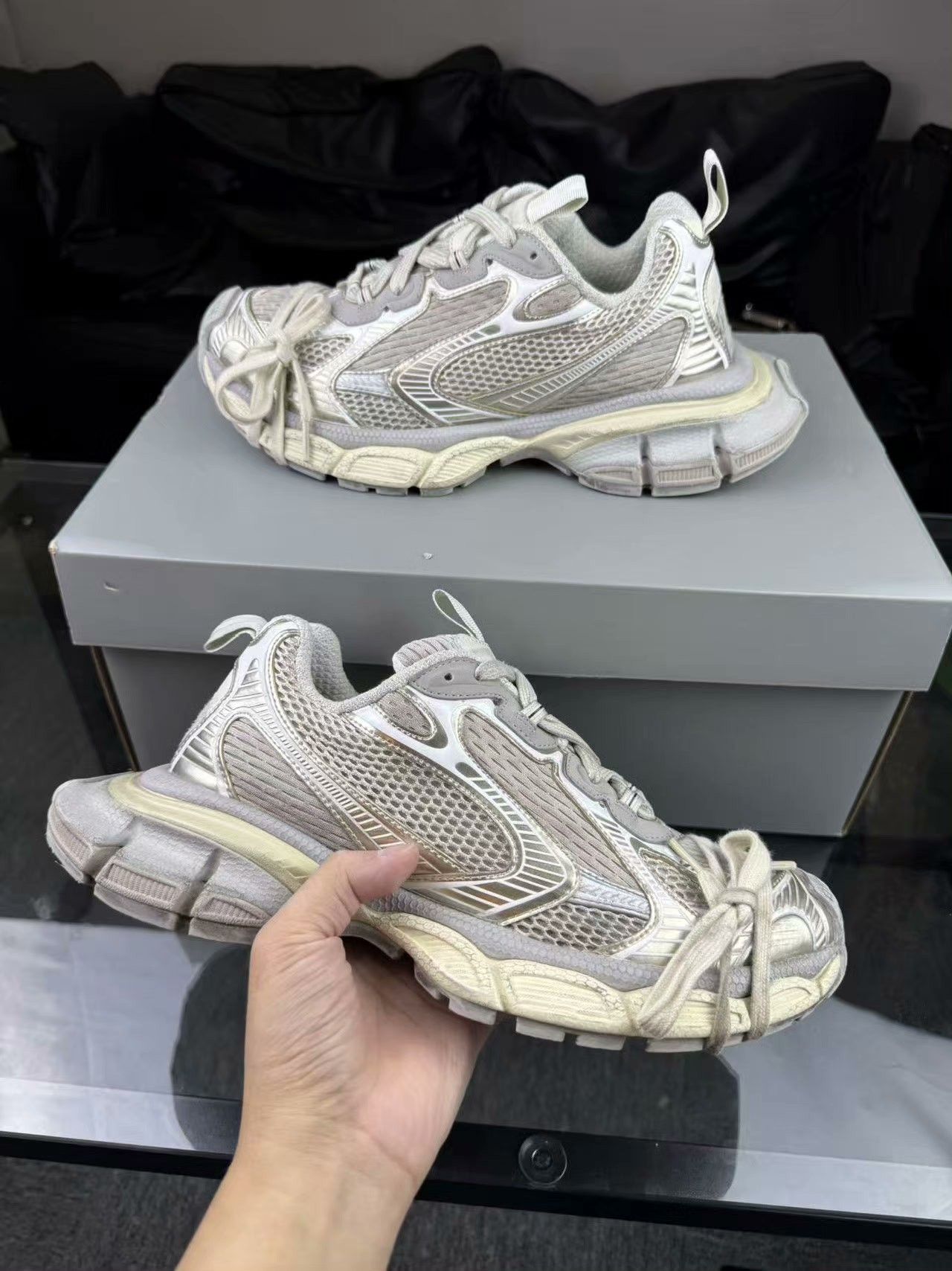 Balenciaga Balenciaga Gold Lowtop Sneakers 8.5 Men Size US 8.5 / EU 41-42 - 8 Thumbnail