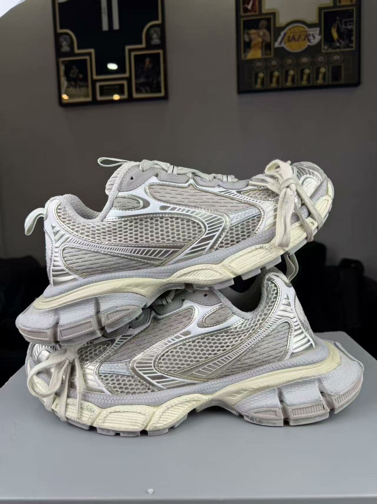 Balenciaga Balenciaga Gold Lowtop Sneakers 8.5 Men Size US 8.5 / EU 41-42 - 7 Thumbnail
