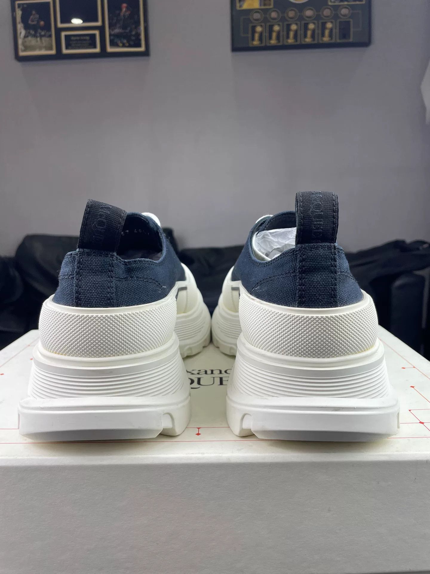 Alexander McQueen Alexander McQueen Black Lowtop Sneakers 7.5 Men Size US 7.5 / EU 40-41 - 3 Thumbnail