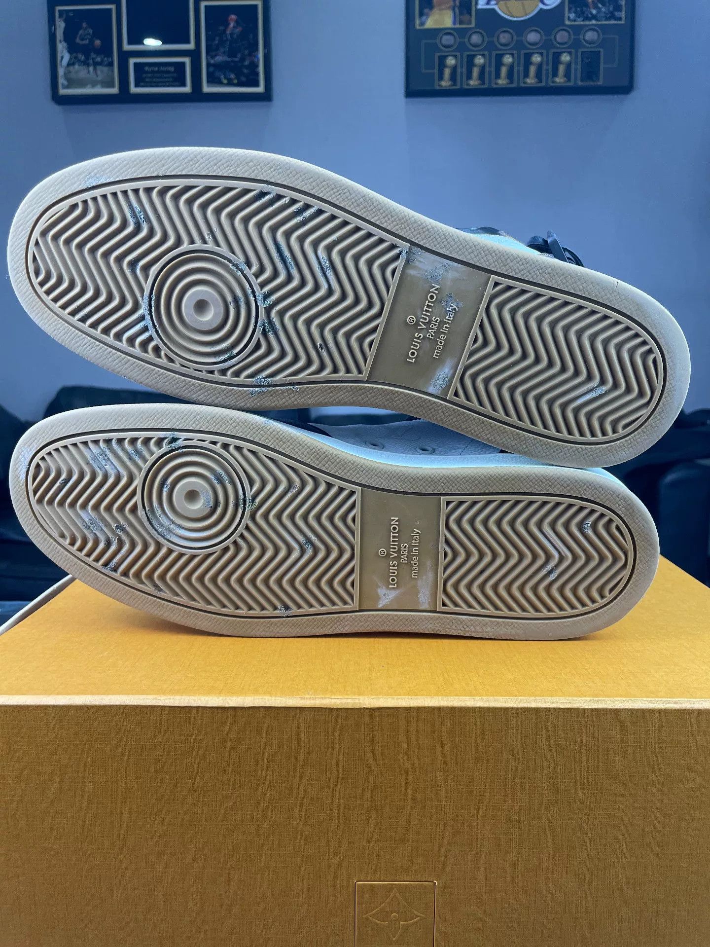 Louis Vuitton Louis Vuitton Hitop Sneakers 9 Men Size US 9 / EU 42 - 4 Thumbnail