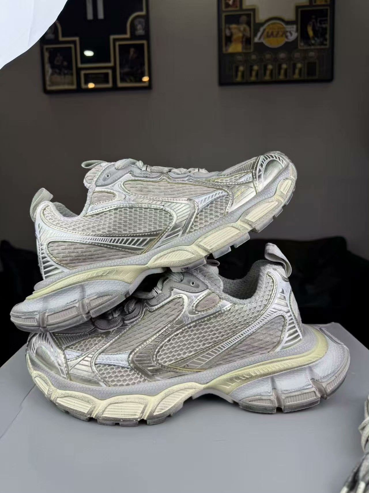 Balenciaga Balenciaga Gold Lowtop Sneakers 7.5 Men Size US 7.5 / EU 40-41 - 7 Thumbnail