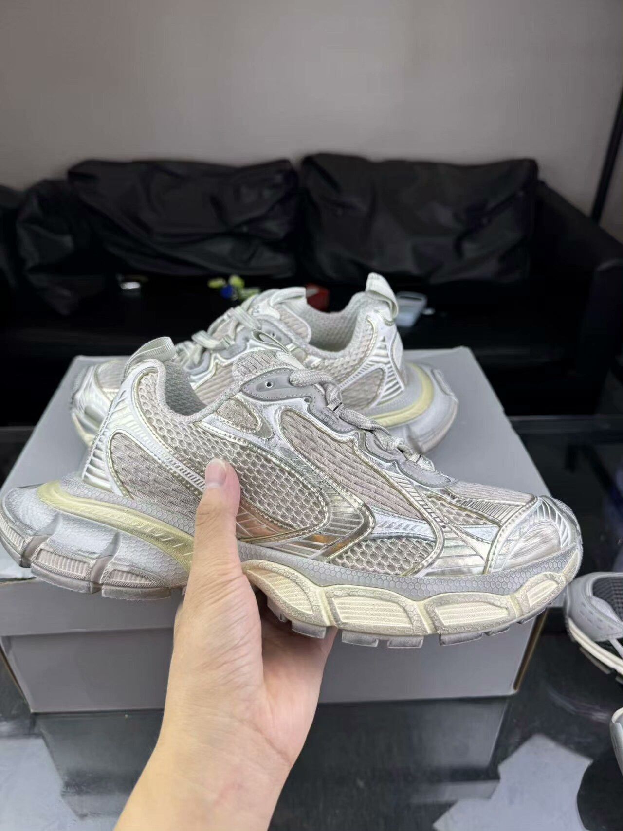 Balenciaga Balenciaga Gold Lowtop Sneakers 7.5 Men Size US 7.5 / EU 40-41 - 8 Thumbnail
