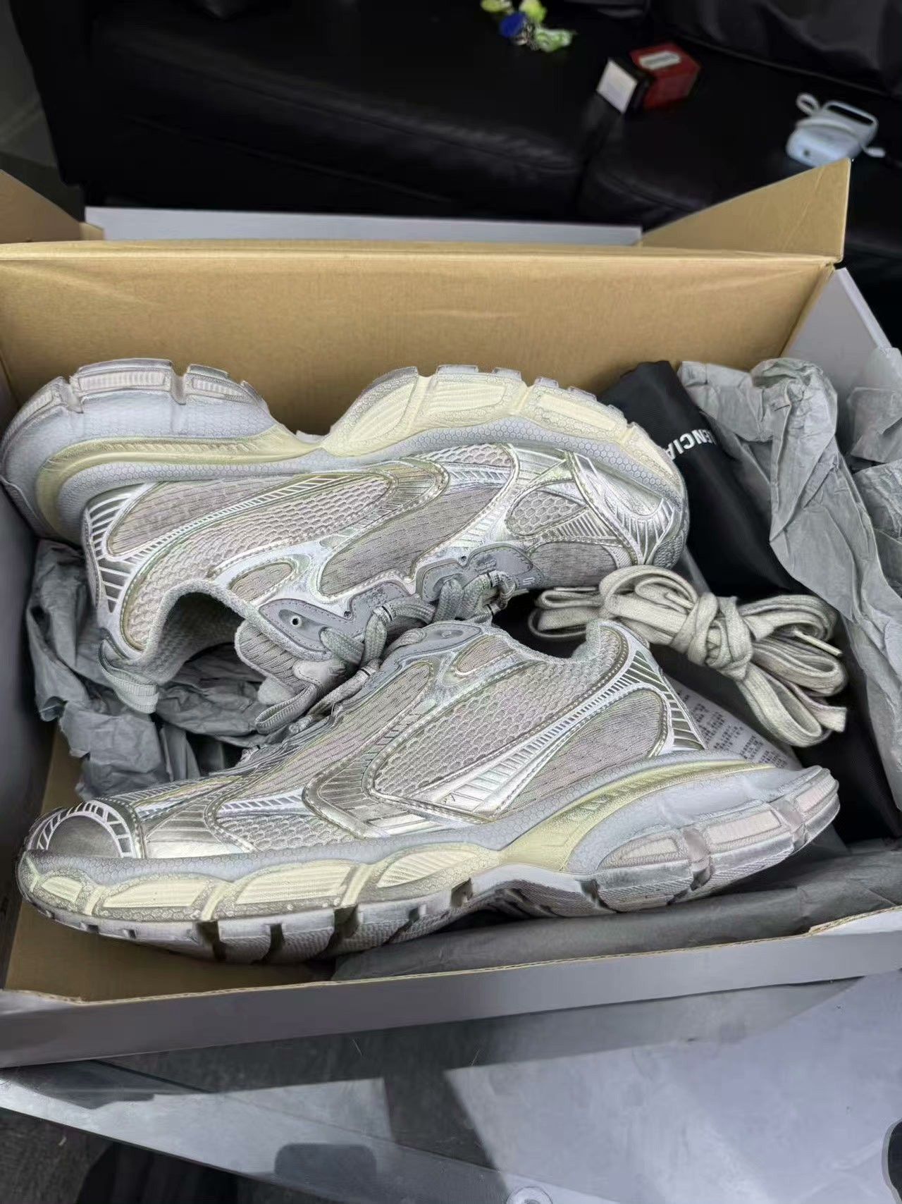 Balenciaga Balenciaga Gold Lowtop Sneakers 7.5 Men Size US 7.5 / EU 40-41 - 9 Thumbnail