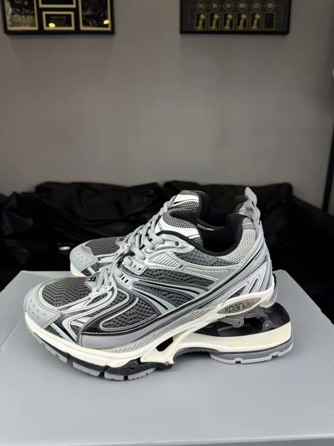 Balenciaga Balenciaga White Lowtop Sneakers us_6-5 Women Size US 6.5 / IT 36.5 - 3 Thumbnail