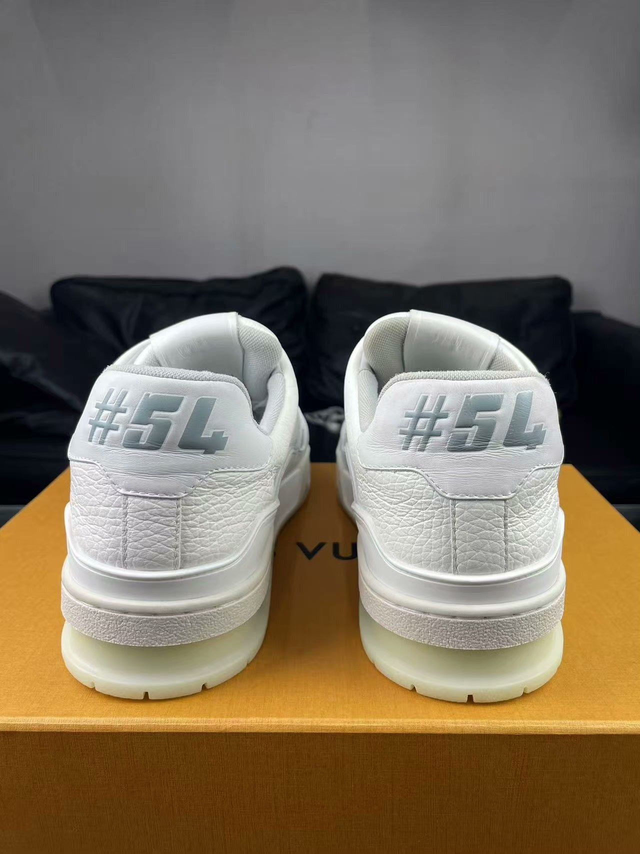 Louis Vuitton Louis Vuitton Training White Lowtop Sneakers 8.5 Men Size US 8.5 / EU 41-42 - 4 Thumbnail